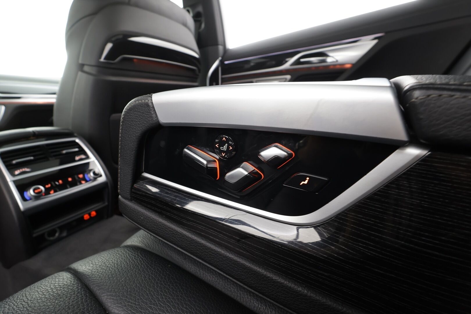 BMW 745 2020 G12 Sedan 745Le A xDrive M-Sport - | ACC | HUD | Comfort nahat muistilla | Laser | H/K | Sky Lounge | Panorama | Sähk. takapenkit | DAP | Eleohjaus | Comfort Access | P.kamera |