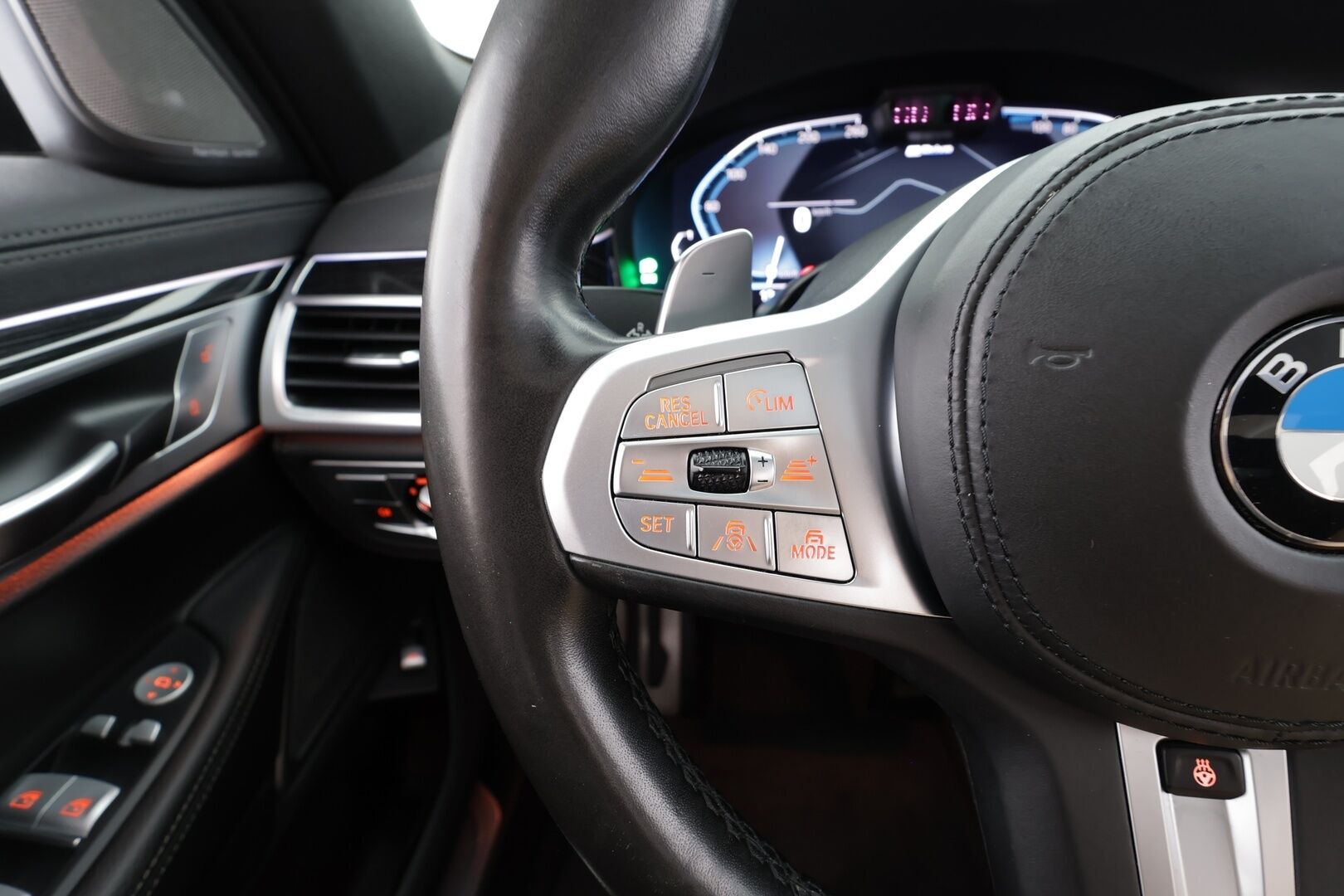 BMW 745 2020 G12 Sedan 745Le A xDrive M-Sport - | ACC | HUD | Comfort nahat muistilla | Laser | H/K | Sky Lounge | Panorama | Sähk. takapenkit | DAP | Eleohjaus | Comfort Access | P.kamera |