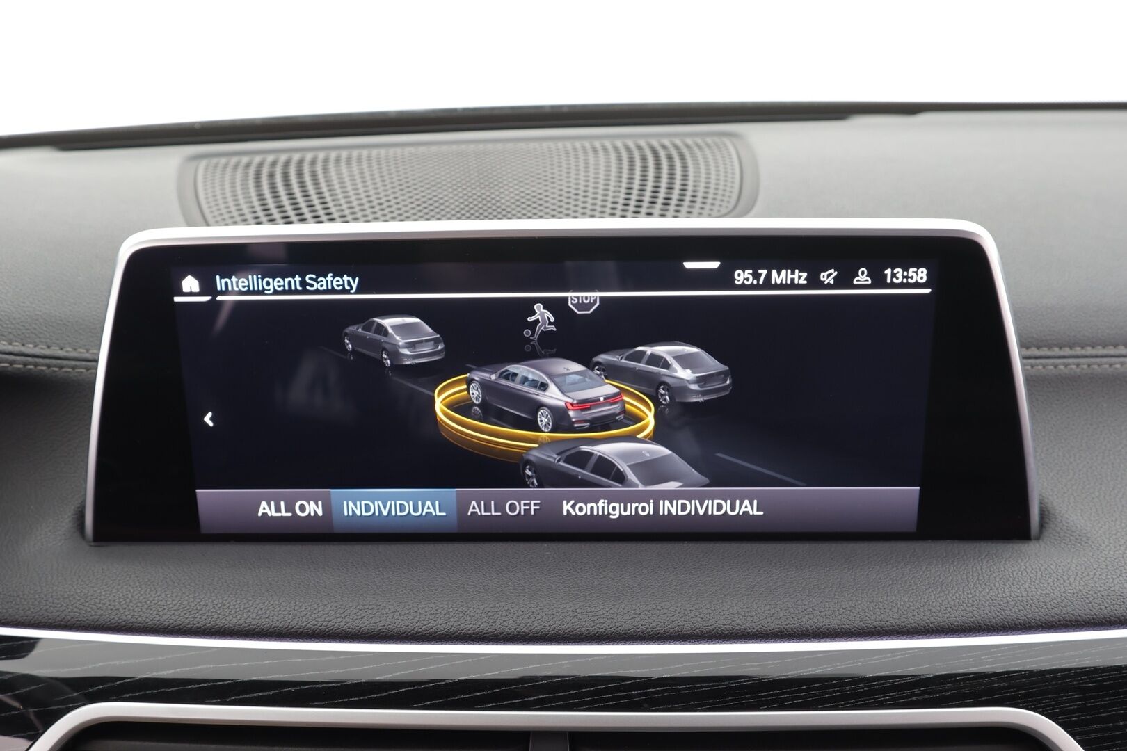 BMW 745 2020 G12 Sedan 745Le A xDrive M-Sport - | ACC | HUD | Comfort nahat muistilla | Laser | H/K | Sky Lounge | Panorama | Sähk. takapenkit | DAP | Eleohjaus | Comfort Access | P.kamera |