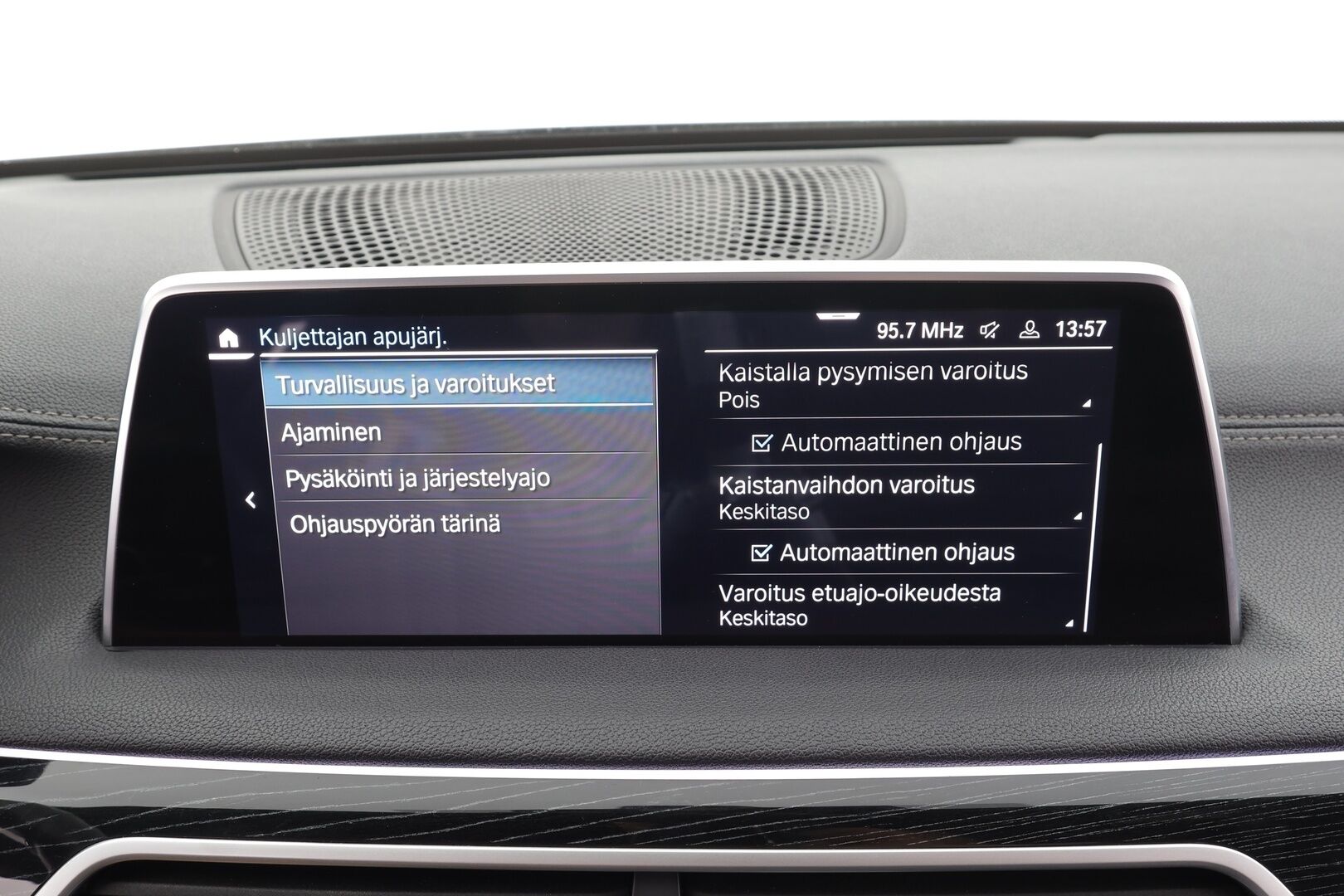 BMW 745 2020 G12 Sedan 745Le A xDrive M-Sport - | ACC | HUD | Comfort nahat muistilla | Laser | H/K | Sky Lounge | Panorama | Sähk. takapenkit | DAP | Eleohjaus | Comfort Access | P.kamera |