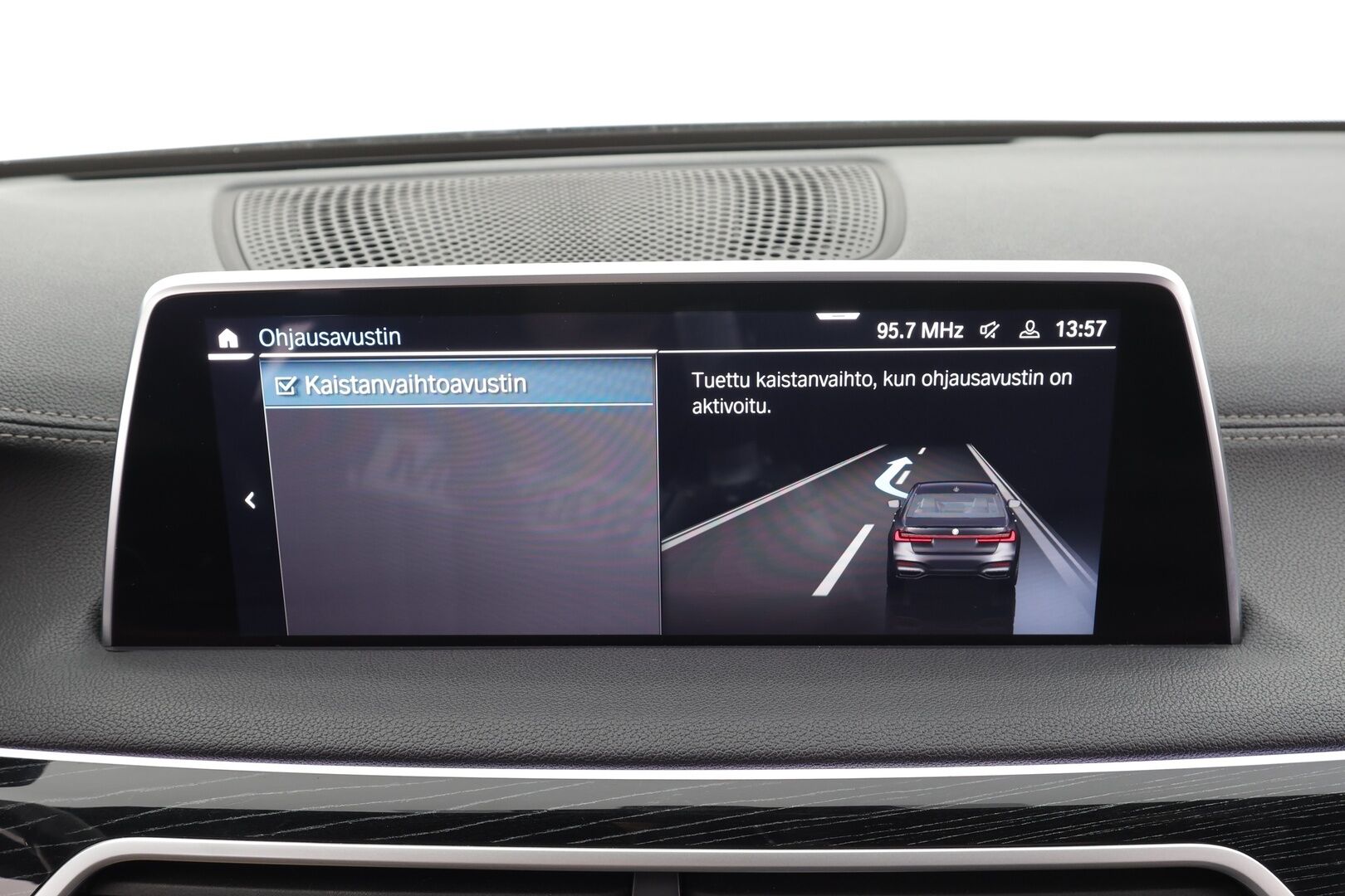 BMW 745 2020 G12 Sedan 745Le A xDrive M-Sport - | ACC | HUD | Comfort nahat muistilla | Laser | H/K | Sky Lounge | Panorama | Sähk. takapenkit | DAP | Eleohjaus | Comfort Access | P.kamera |