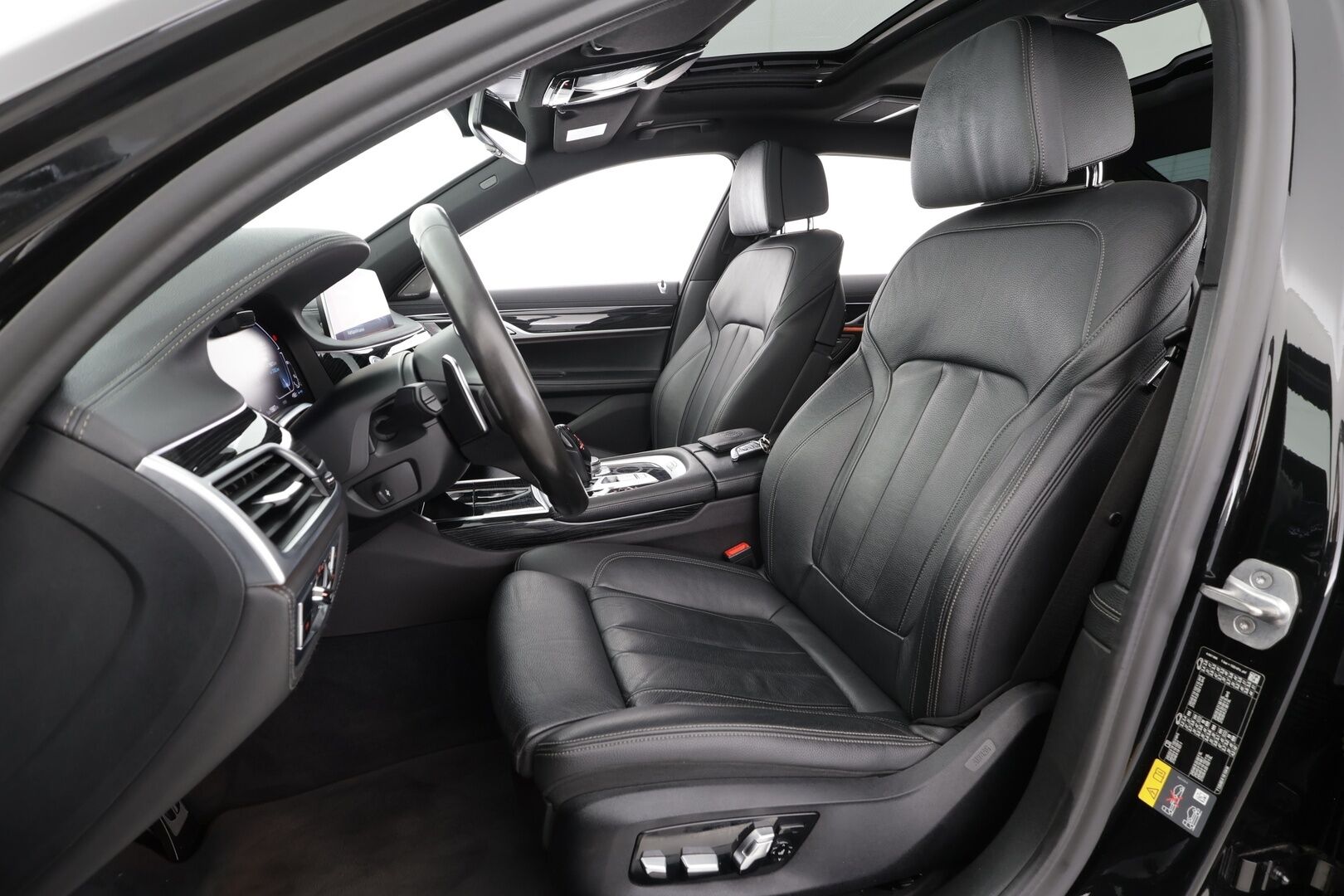 BMW 745 2020 G12 Sedan 745Le A xDrive M-Sport - | ACC | HUD | Comfort nahat muistilla | Laser | H/K | Sky Lounge | Panorama | Sähk. takapenkit | DAP | Eleohjaus | Comfort Access | P.kamera |