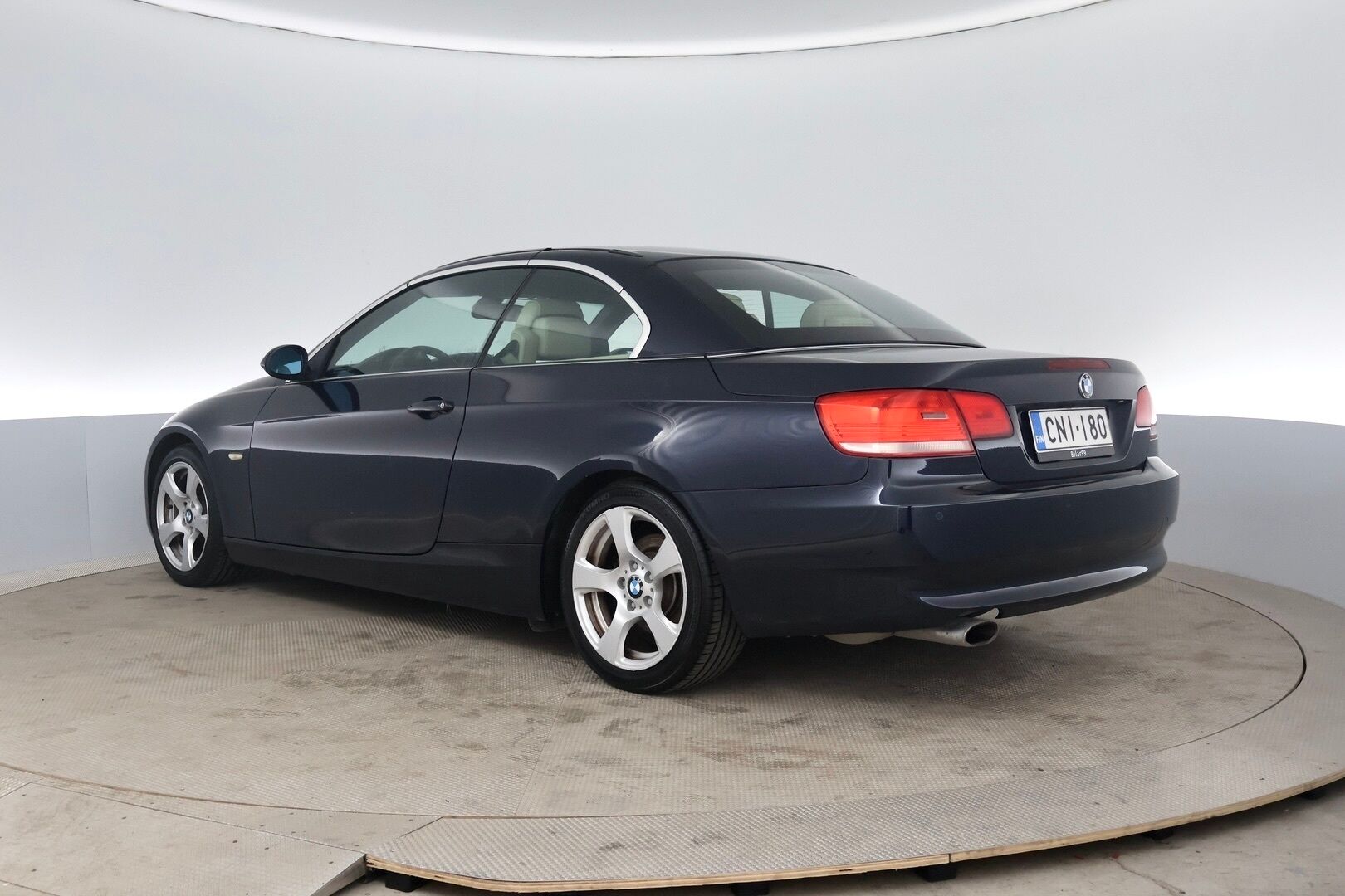 BMW 320 2009 E93 Cabrio - Muistipenkki | Vaalea nahkasisusta | Lohko + sisäp. | Xenon | P. Tutkat | Vakkari | 2x Renkaat