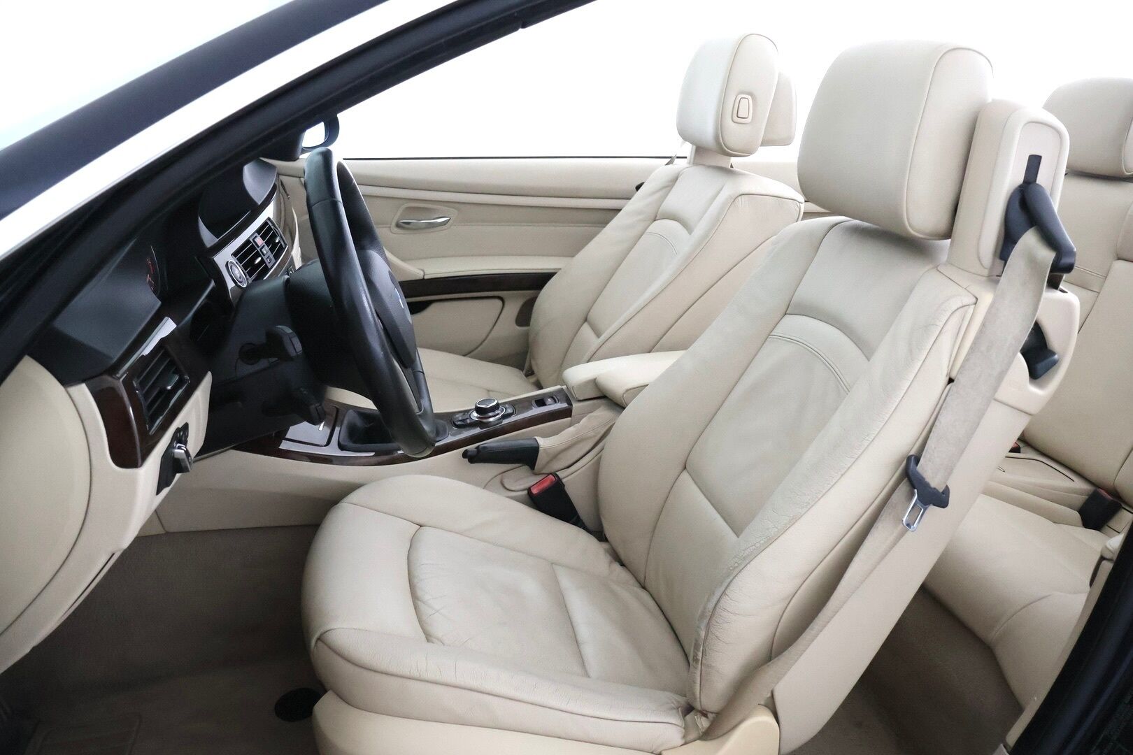 BMW 320 2009 E93 Cabrio - Muistipenkki | Vaalea nahkasisusta | Lohko + sisäp. | Xenon | P. Tutkat | Vakkari | 2x Renkaat