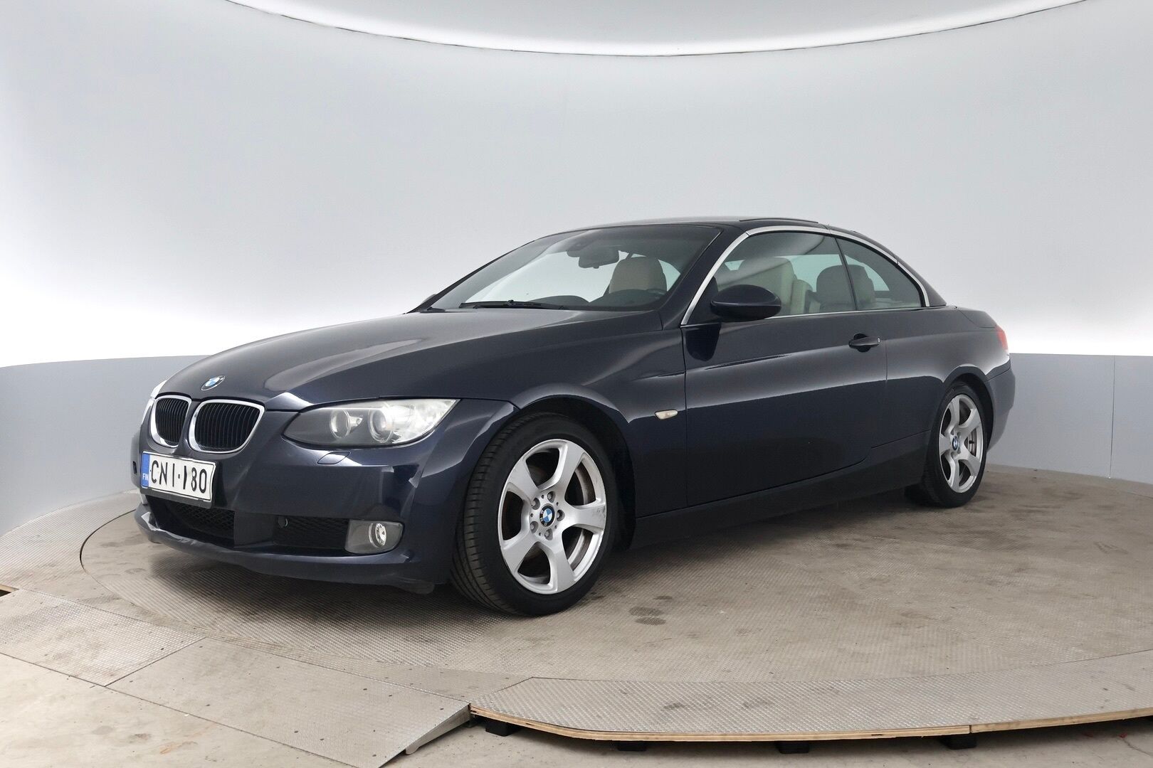 BMW 320 2009 E93 Cabrio - Muistipenkki | Vaalea nahkasisusta | Lohko + sisäp. | Xenon | P. Tutkat | Vakkari | 2x Renkaat