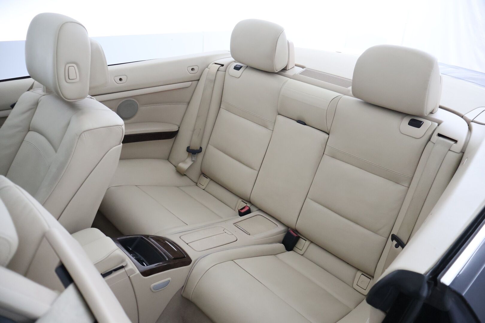 BMW 320 2009 320i Avoauto (AE) 2ov 1995cm3 - Muistipenkki | Vaalea nahkasisusta | Lohko + sisäp. | Xenon | P. Tutkat | Vakkari | 2x Renkaat