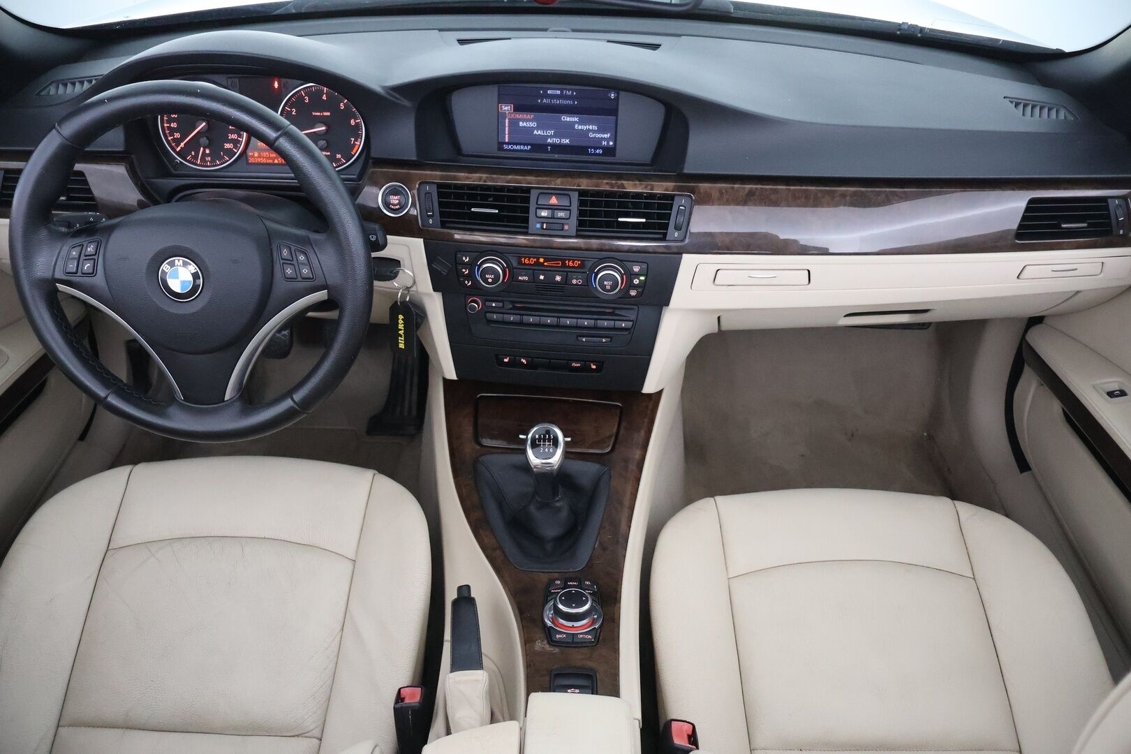 BMW 320 2009 320i Avoauto (AE) 2ov 1995cm3 - Muistipenkki | Vaalea nahkasisusta | Lohko + sisäp. | Xenon | P. Tutkat | Vakkari | 2x Renkaat