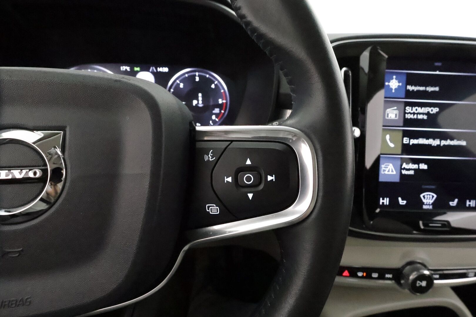 Volvo XC40 2019 D4 AWD Business aut **1-om. Suomi-auto / Pa-lämmitin / Keyless / Koukku / Apple&Android** - 3,99 % KORKOTARJOUS TÄHÄN AUTOON - 