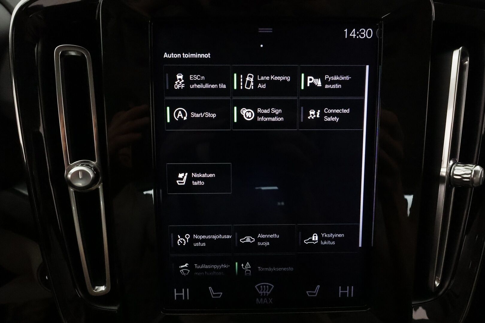 Volvo XC40 2019 D4 AWD Business aut **1-om. Suomi-auto / Pa-lämmitin / Keyless / Koukku / Apple&Android** - 3,99 % KORKOTARJOUS TÄHÄN AUTOON - 