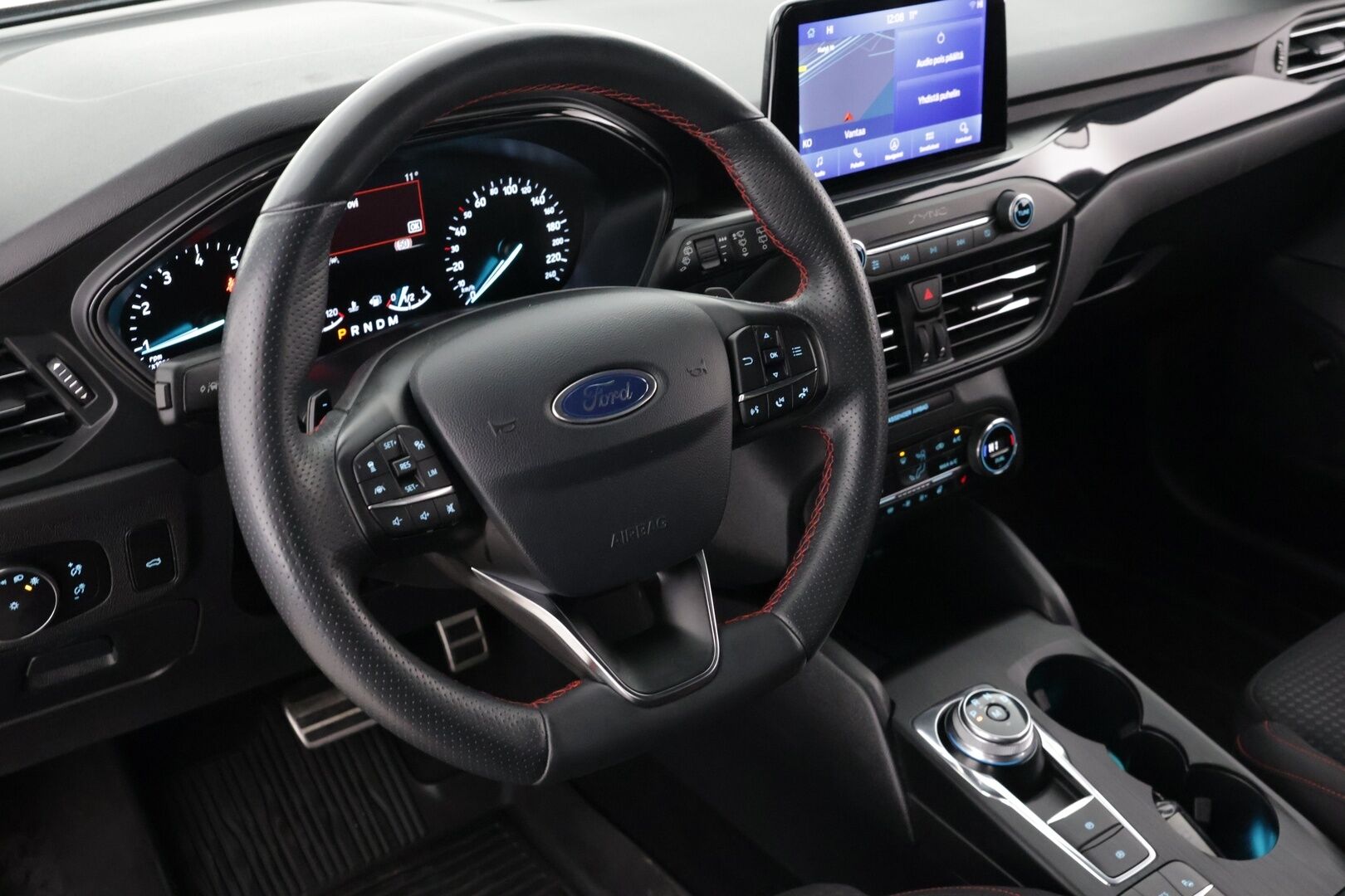Ford Focus 2019 1,0 EcoBoost 125hv  ST-Line * ACC / Koukku / B&O / P-kamera * - Taloudellinen / B&O / 2xrenkaat - HULLUT AVAJAISHULINAT KORKOTARJOUS 3,29 %