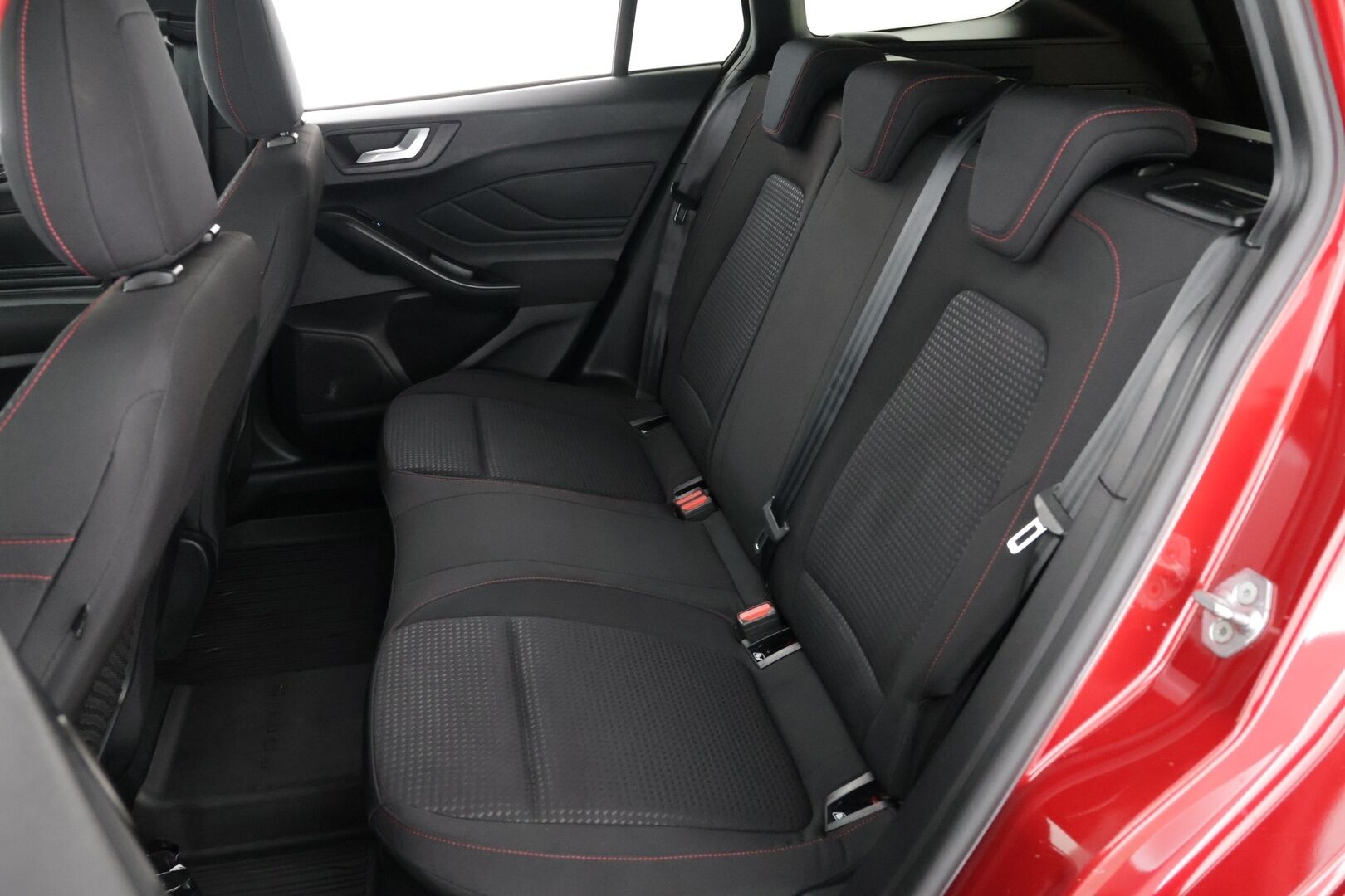 Ford Focus 2019 1,0 EcoBoost 125hv  ST-Line * ACC / Koukku / B&O / P-kamera * - Taloudellinen / B&O / 2xrenkaat - HULLUT AVAJAISHULINAT KORKOTARJOUS 3,29 %