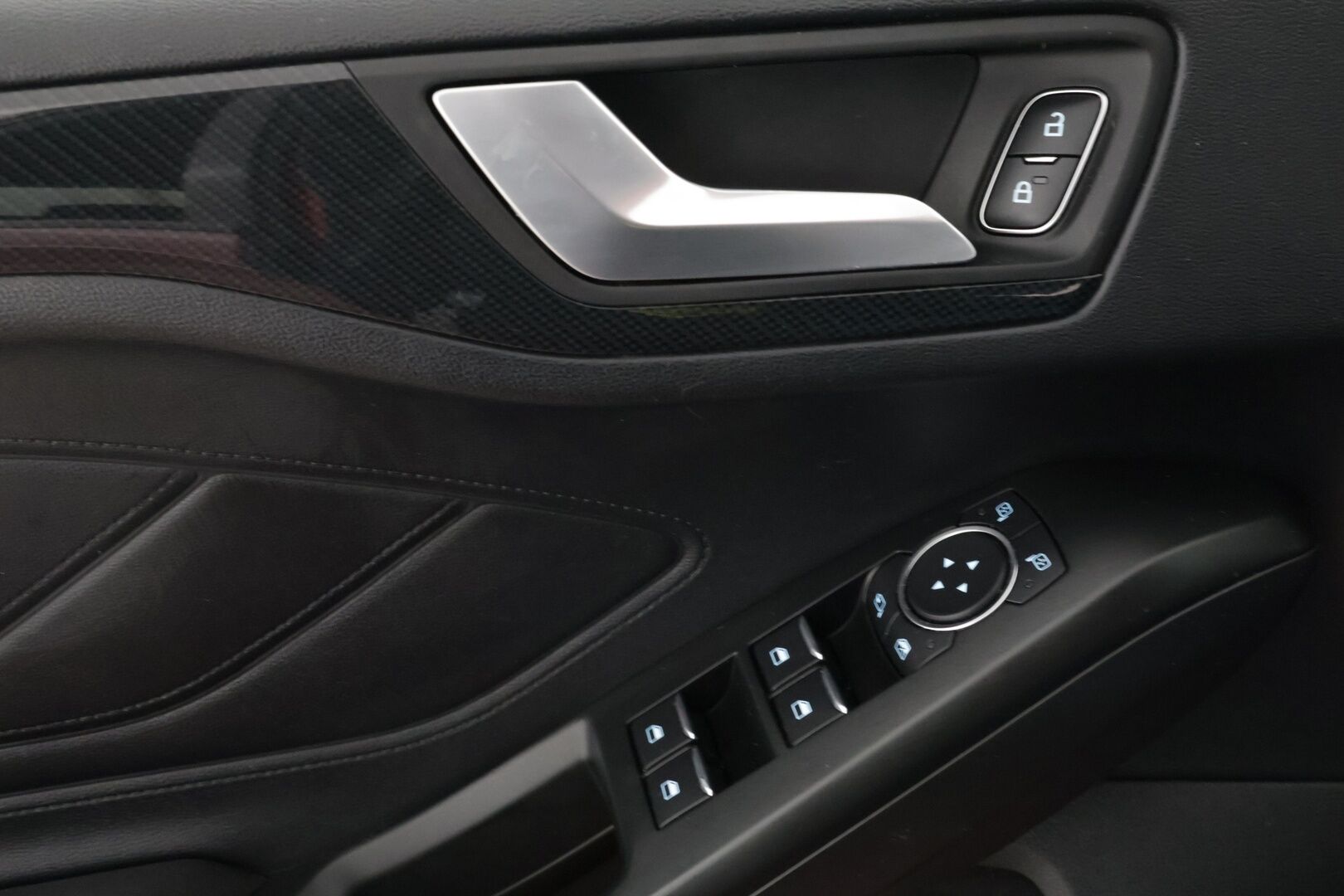 Ford Focus 2019 1,0 EcoBoost 125hv  ST-Line * ACC / Koukku / B&O / P-kamera * - Taloudellinen / B&O / 2xrenkaat - HULLUT AVAJAISHULINAT KORKOTARJOUS 3,29 %