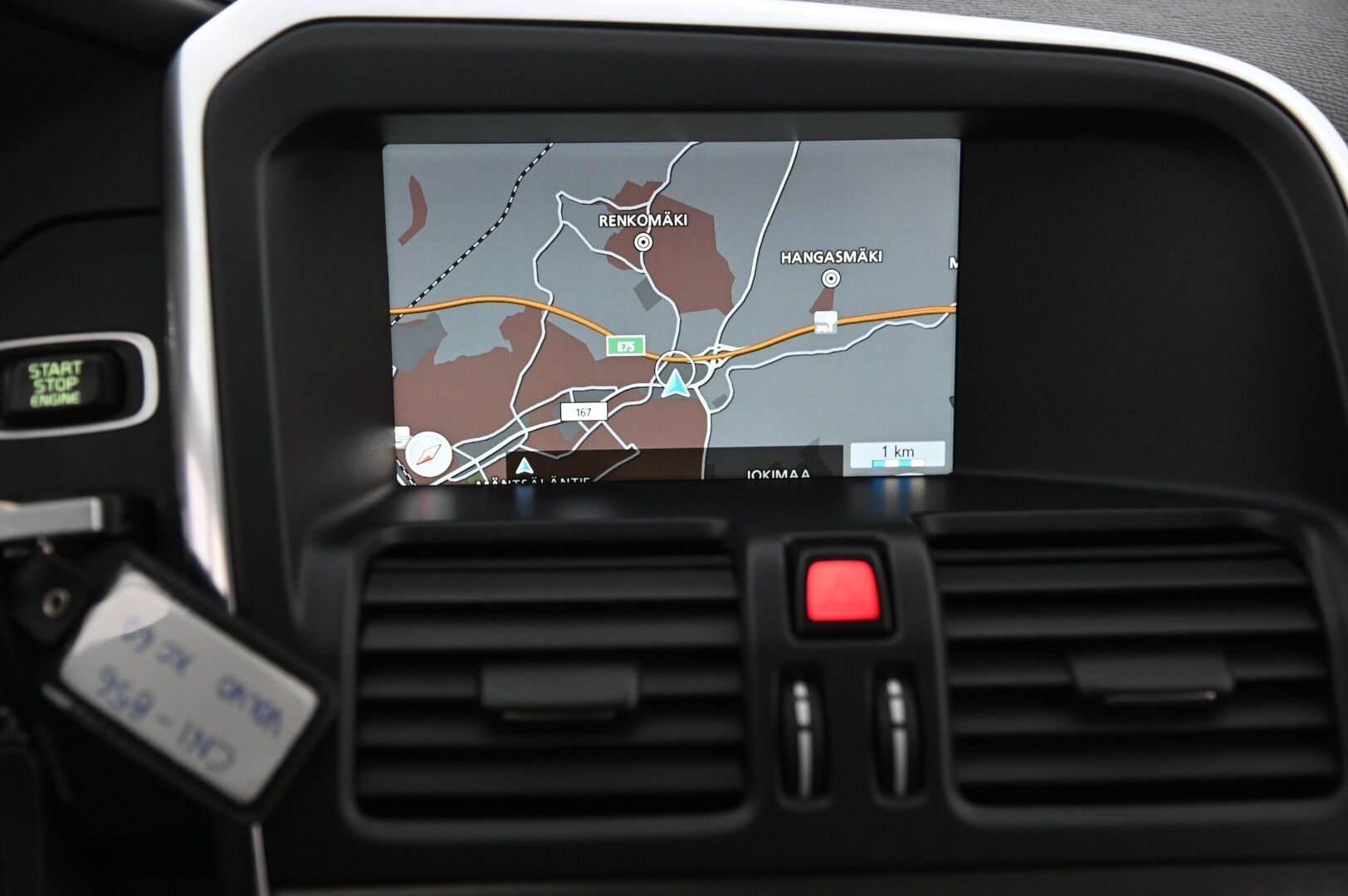 Volvo XC60 2012 D5 AWD R-Design aut *Webasto / Adapt.vakkari / Panorama / Koukku / Muistipenkki / Nahkasisusta / Blis / 2x Avain* - Peruutuskamera / Xenon / Bluetooth 