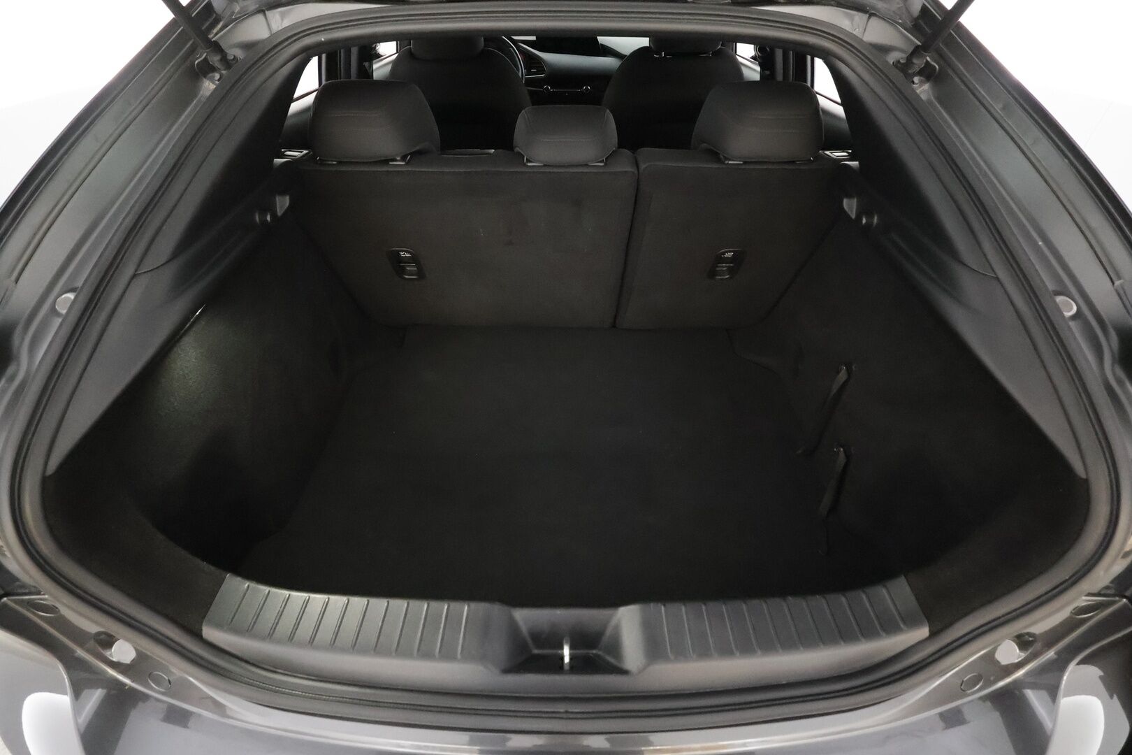 Mazda Mazda3 2020 Hatchback 2,0 (122 hv) SKYACTIV-G Vision Plus Business AT HL2Y * ACC / P.kamera / Lohko+Sisä / Navi * - Suomi-auto / Kahdet renkaat aluvanteilla - HULLUT AVAJAISHULINAT KORKOTARJOUS 3,29 %