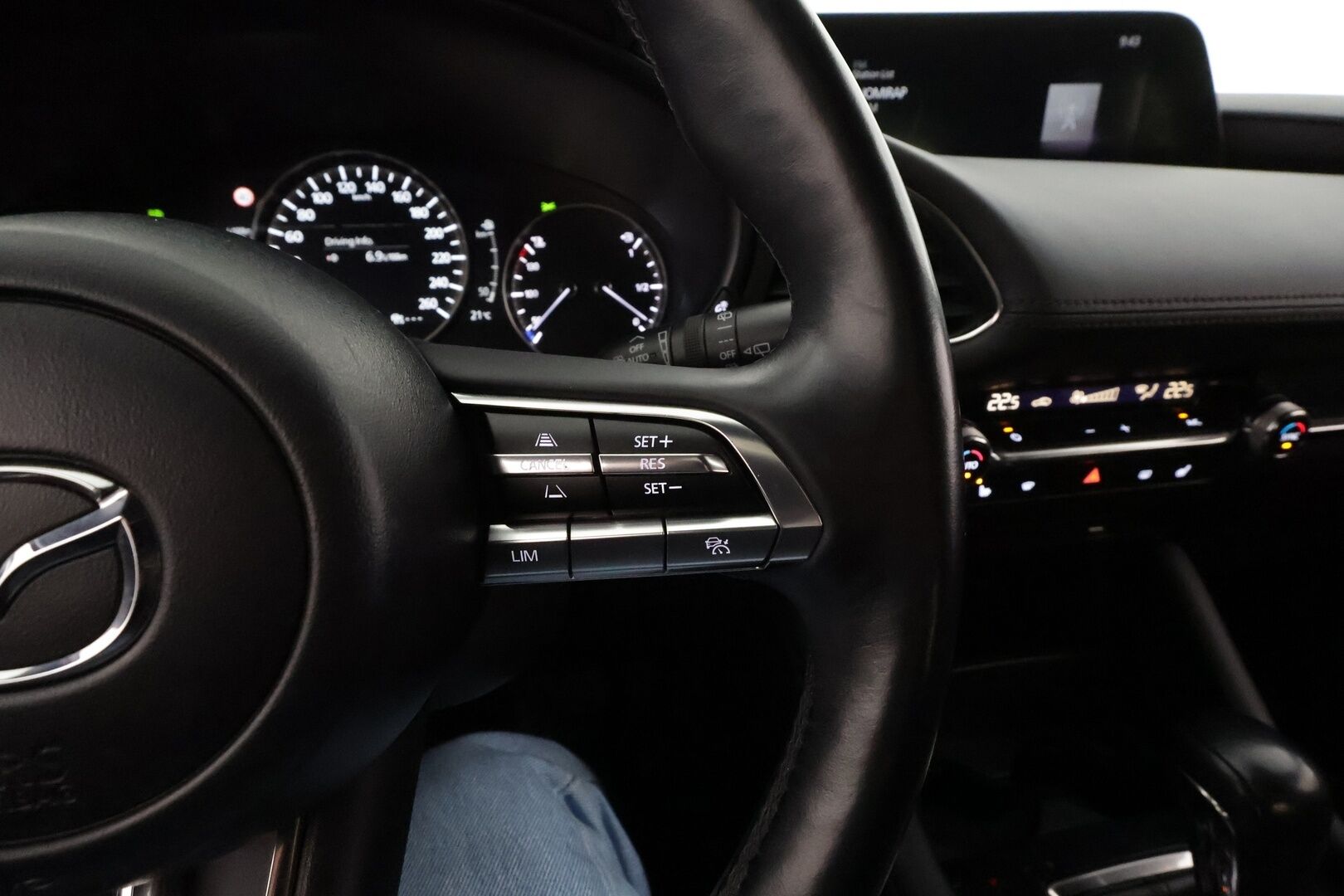 Mazda Mazda3 2020 Hatchback 2,0 (122 hv) SKYACTIV-G Vision Plus Business AT HL2Y * ACC / P.kamera / Lohko+Sisä / Navi * - Suomi-auto / Kahdet renkaat aluvanteilla