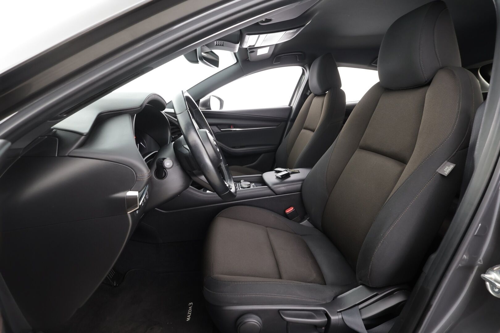 Mazda Mazda3 2020 Hatchback 2,0 (122 hv) SKYACTIV-G Vision Plus Business AT HL2Y * ACC / P.kamera / Lohko+Sisä / Navi * - Suomi-auto / Kahdet renkaat aluvanteilla - HULLUT AVAJAISHULINAT KORKOTARJOUS 3,29 %