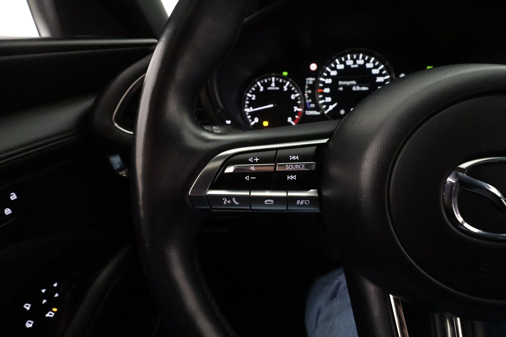 Mazda Mazda3 2020 Hatchback 2,0 (122 hv) SKYACTIV-G Vision Plus Business AT HL2Y * ACC / P.kamera / Lohko+Sisä / Navi * - Suomi-auto / Kahdet renkaat aluvanteilla