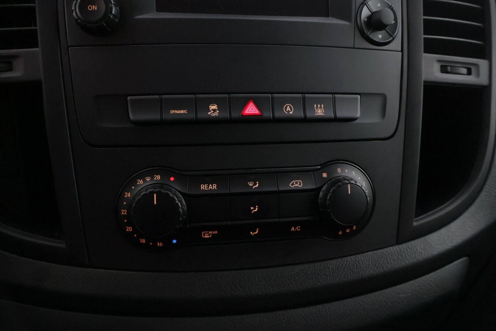Mercedes-Benz Vito 2019 Tourer 114CDI normaali A1 A * ALV / Vakkari / Bluetooth * - 3,99 % KORKOTARJOUS TÄHÄN AUTOON 28.9. ASTI! - * ALV / Suomi-auto / 9-paik. / 2x renkaat ja vanteet *