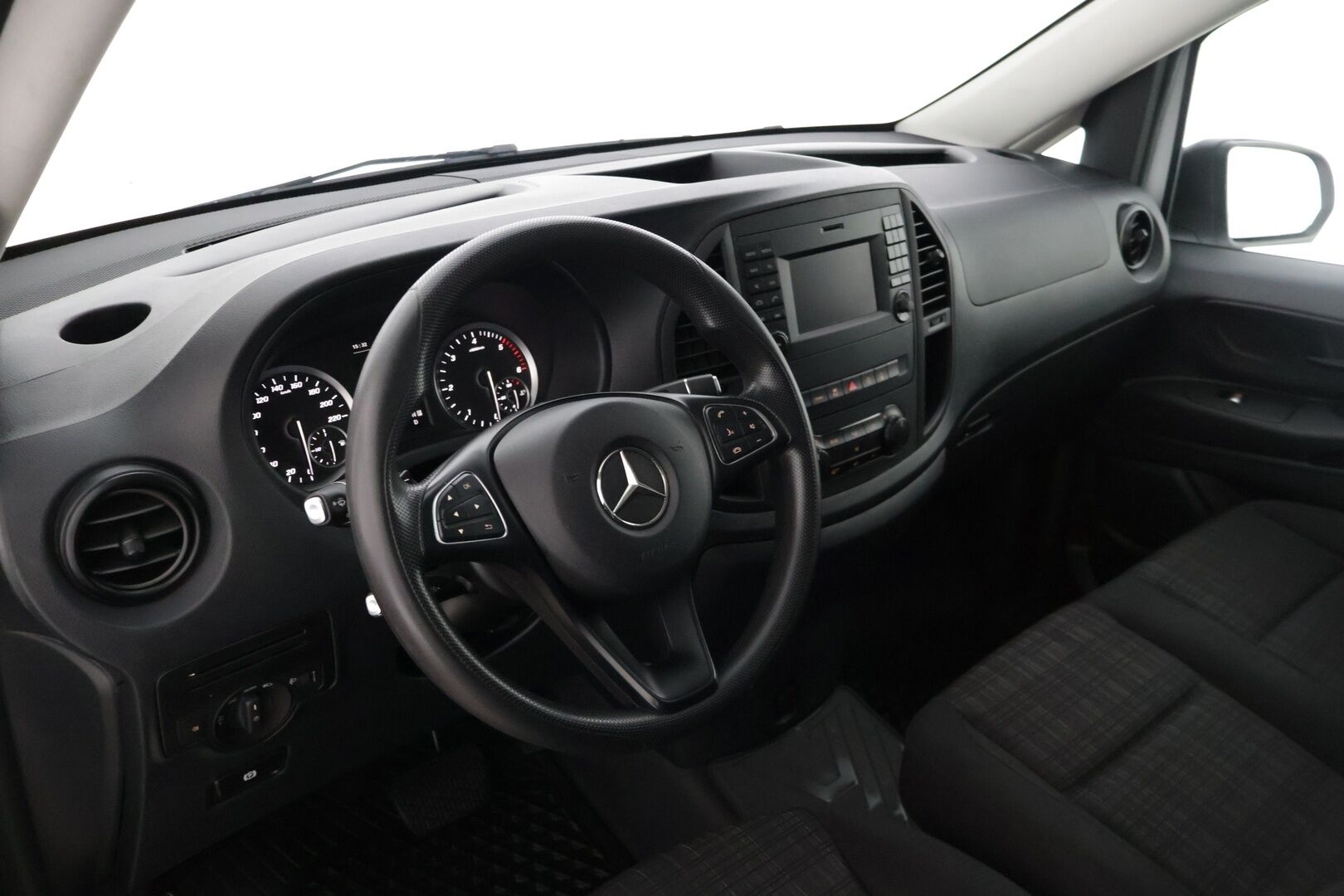 Mercedes-Benz Vito 2019 Tourer 114CDI normaali A1 A * ALV / Vakkari / Bluetooth * - 3,99 % KORKOTARJOUS TÄHÄN AUTOON 28.9. ASTI! - * ALV / Suomi-auto / 9-paik. / 2x renkaat ja vanteet *
