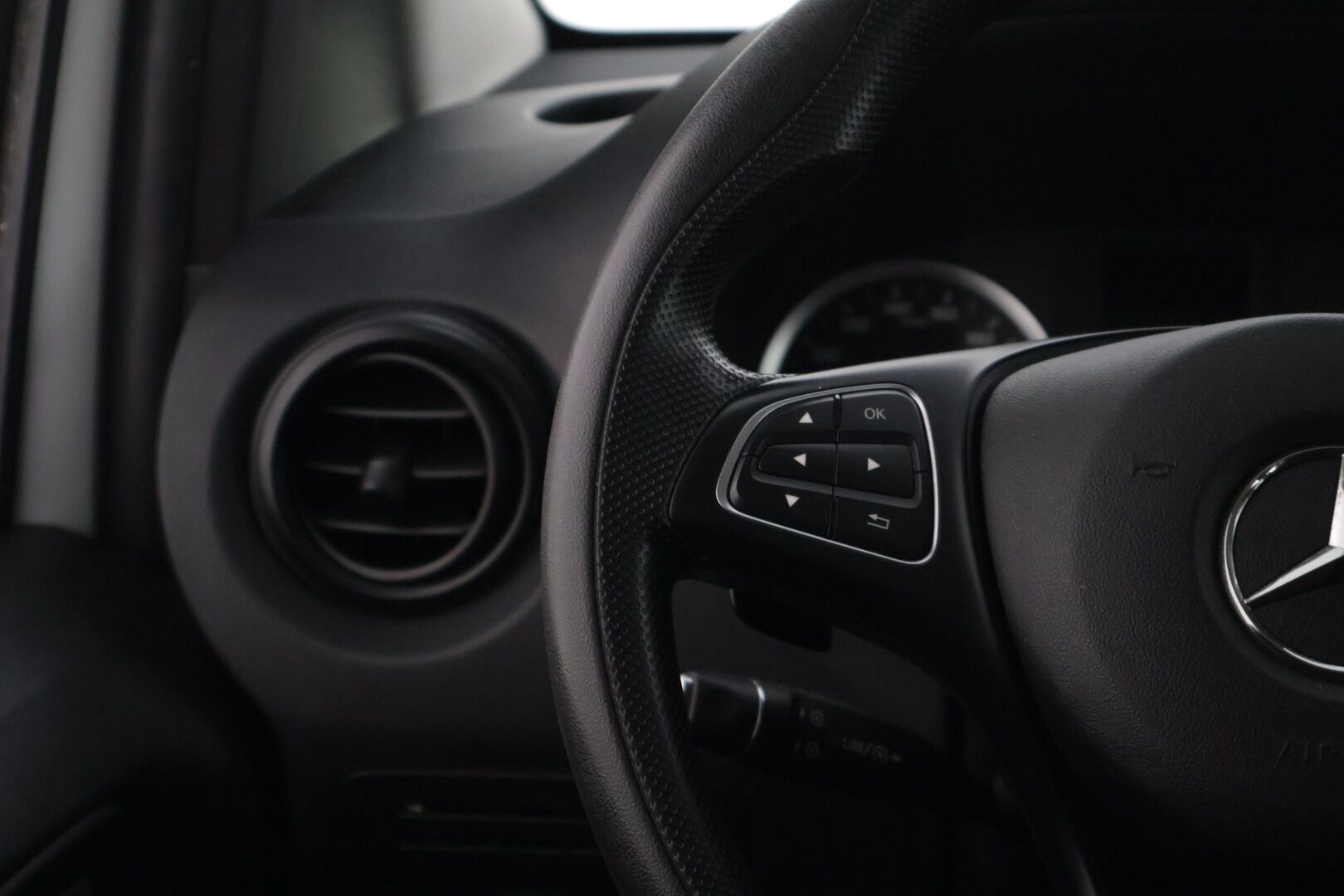 Mercedes-Benz Vito 2019 Tourer 114CDI normaali A1 A * ALV / Vakkari / Bluetooth * - 3,99 % KORKOTARJOUS TÄHÄN AUTOON 28.9. ASTI! - * ALV / Suomi-auto / 9-paik. / 2x renkaat ja vanteet *
