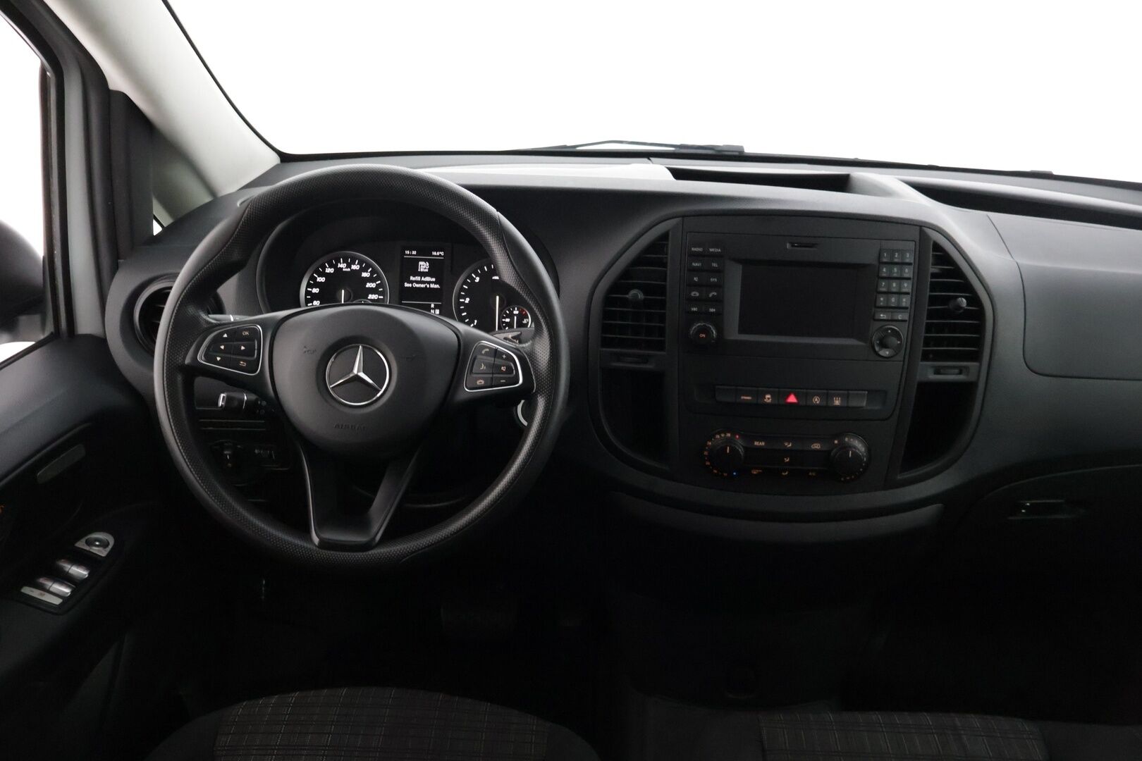 Mercedes-Benz Vito 2019 Tourer 114CDI normaali A1 A * ALV / Vakkari / Bluetooth * - 3,99 % KORKOTARJOUS TÄHÄN AUTOON 28.9. ASTI! - * ALV / Suomi-auto / 9-paik. / 2x renkaat ja vanteet *