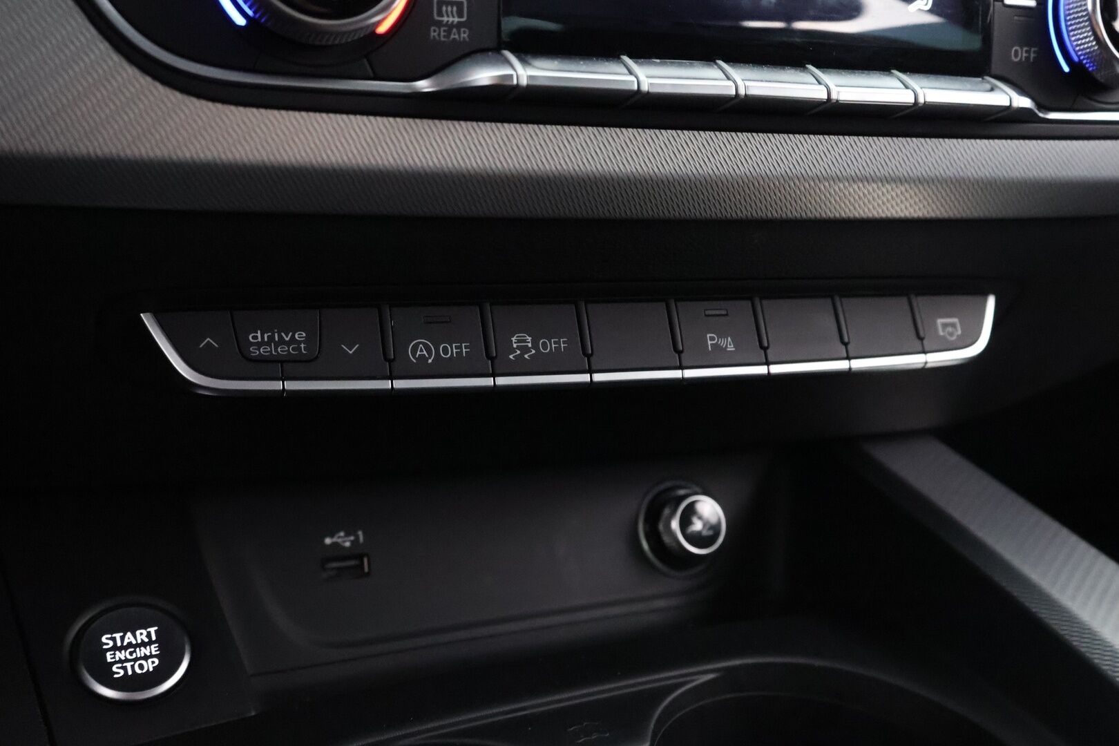 Audi A5 2019 Sportback Business Sport g-tron Edition 40 g-tron S tronic - Webasto / Sporttipenkit / Matrix LED / KeylessGo / Vetokoukku / Muistipenkki / Huippuvarusteet! - HULLU BLACKWEEK KORKOTARJOUS 2,49%