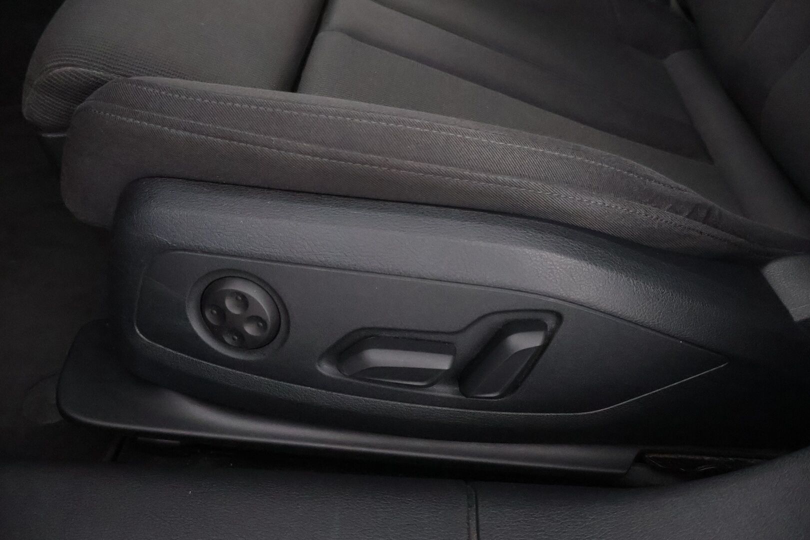 Audi A5 2019 Sportback Business Sport g-tron Edition 40 g-tron S tronic - Webasto / Sporttipenkit / Matrix LED / KeylessGo / Vetokoukku / Muistipenkki / Huippuvarusteet! - HULLU BLACKWEEK KORKOTARJOUS 2,49%