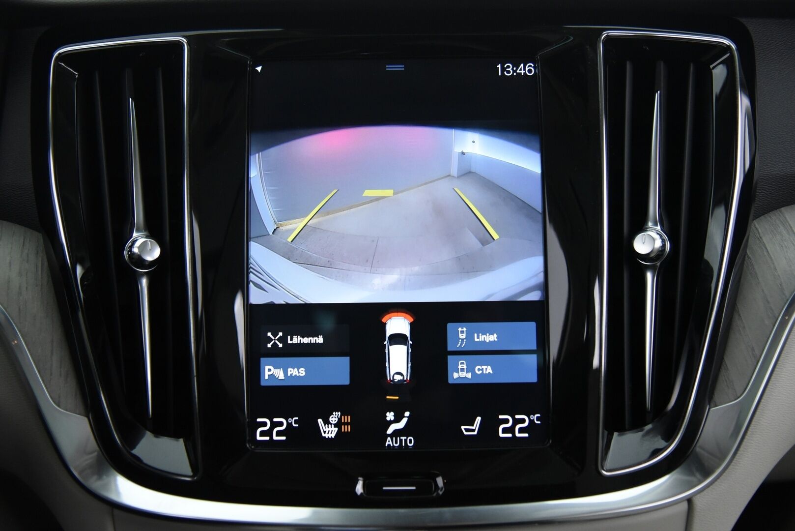 Volvo V60 2020 T8 TwE AWD Business Inscription aut / Adapt.Vakkari / Suomi-auto / Muistipenkki / Panorama - BLIS / KeyLessGo / P-kamera