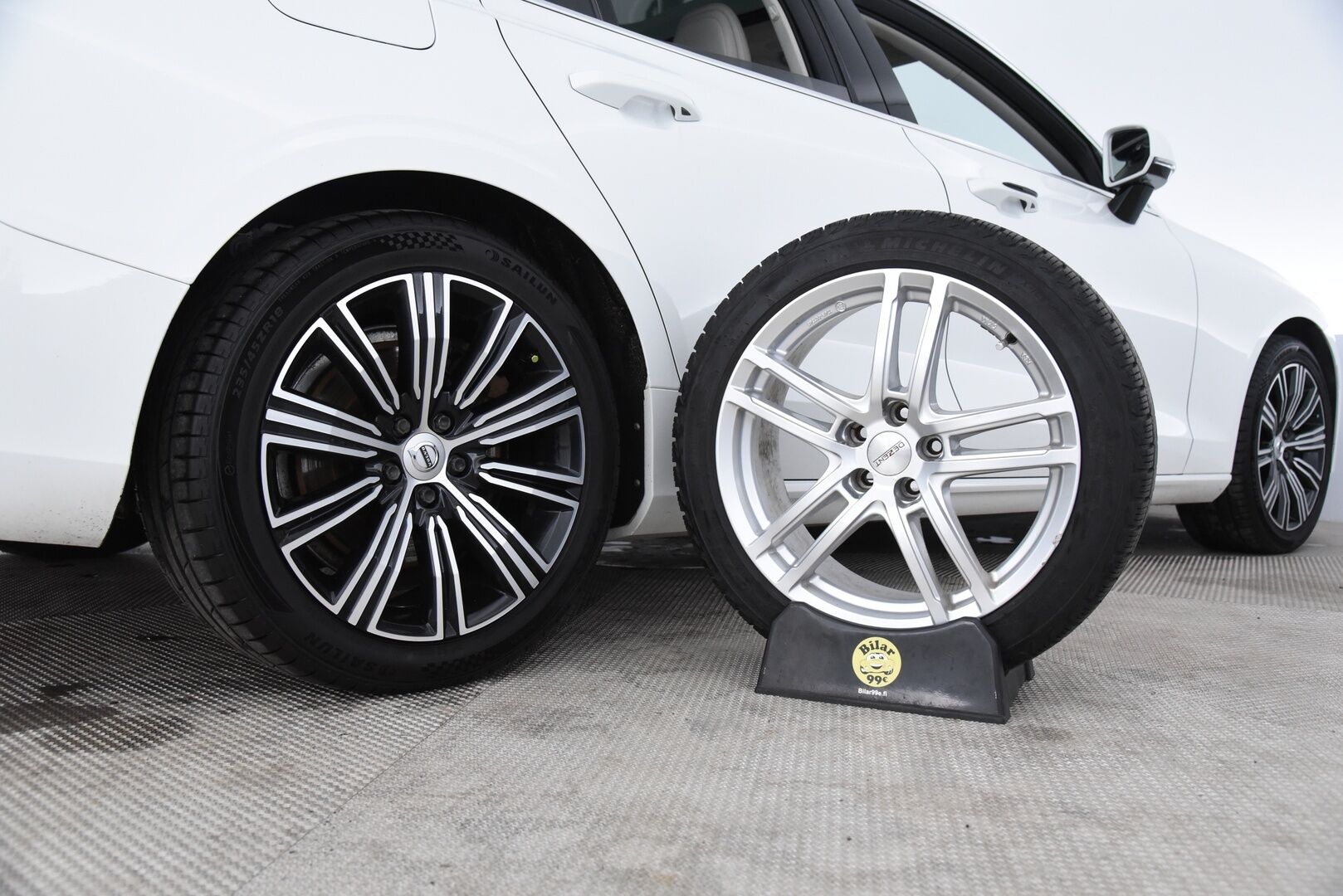 Volvo V60 2020 T8 TwE AWD Business Inscription aut / Adapt.Vakkari / Suomi-auto / Muistipenkki / Panorama - BLIS / KeyLessGo / P-kamera