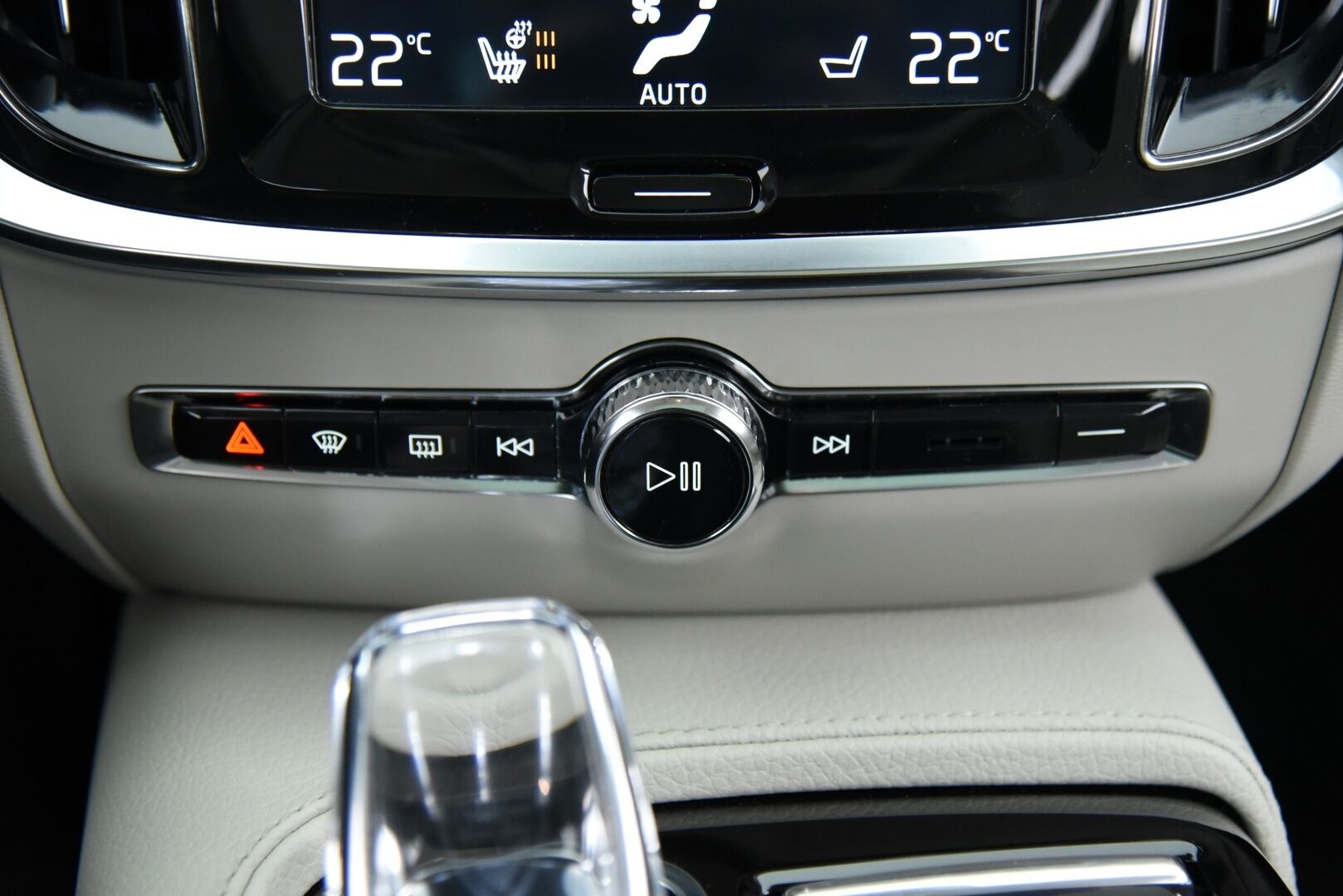 Volvo V60 2020 T8 TwE AWD Business Inscription aut / Adapt.Vakkari / Suomi-auto / Muistipenkki / Panorama - BLIS / KeyLessGo / P-kamera