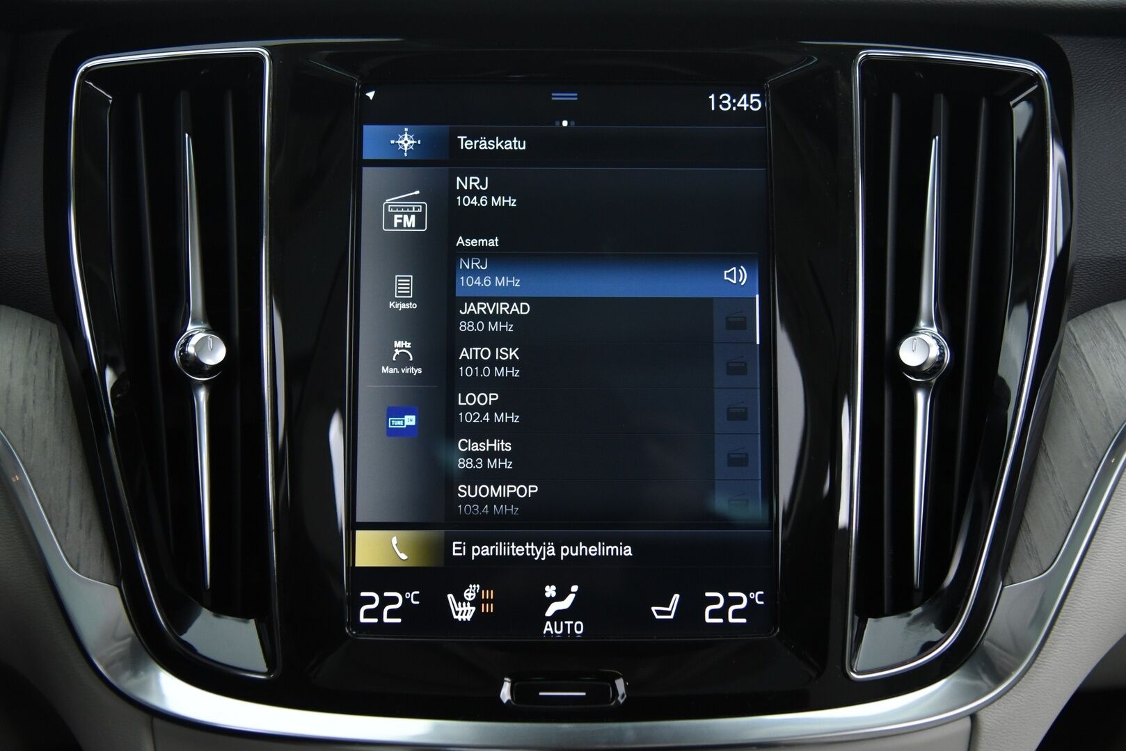 Volvo V60 2020 T8 TwE AWD Business Inscription aut / Adapt.Vakkari / Suomi-auto / Muistipenkki / Panorama - BLIS / KeyLessGo / P-kamera