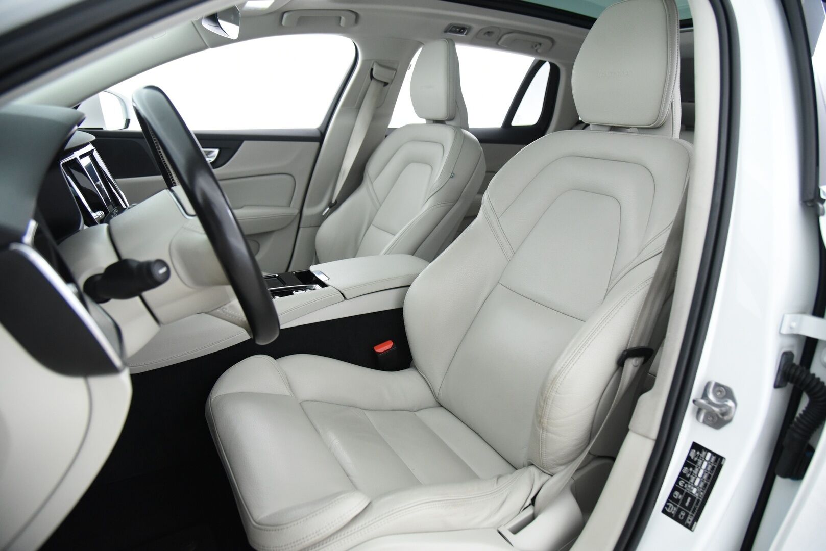 Volvo V60 2020 T8 TwE AWD Business Inscription aut / Adapt.Vakkari / Suomi-auto / Muistipenkki / Panorama - BLIS / KeyLessGo / P-kamera