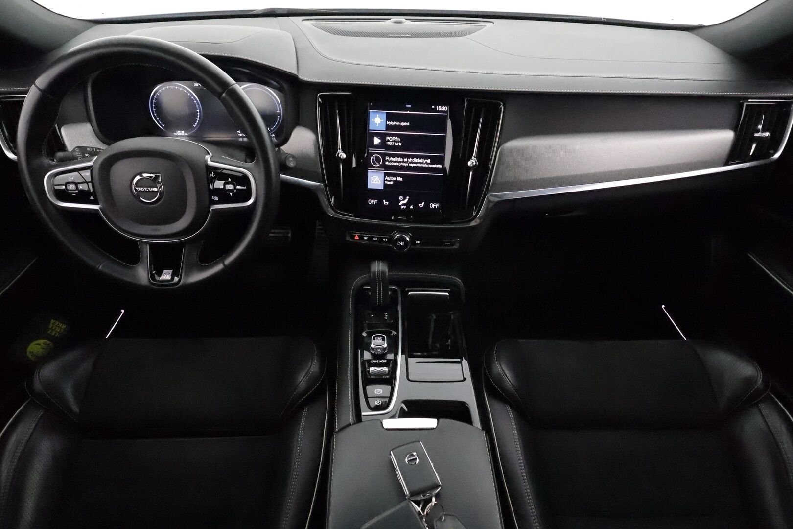 Volvo V90 2020 T8 TwE AWD R-Design aut **Panorama / Webasto / Koukku / Sporttipenkki Muistilla / ACC / H&K / Full-LED / 360° Kamera** - 3,99 % KORKOTARJOUS TÄHÄN AUTOON 14.9. ASTI! - Suomi-auto / 2x Latauskaapelit / Kahdet Renkaat / Merkkihuollettu!