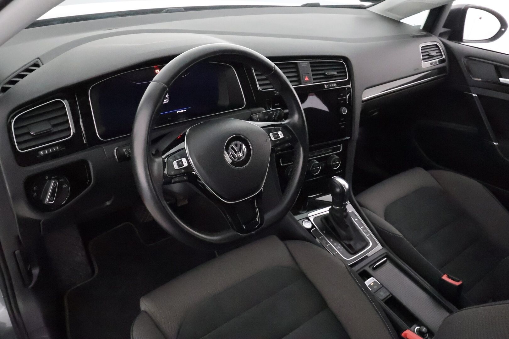 Volkswagen Golf 2019 Highline Limited 1,0 TSI 85 kW (115 hv) DSG-automaatti **Webasto / Adapt.Vakkari / Adapt.LED / P.kamera / KeylessGO** - Suomi-auto / Kahdet Renkaat
