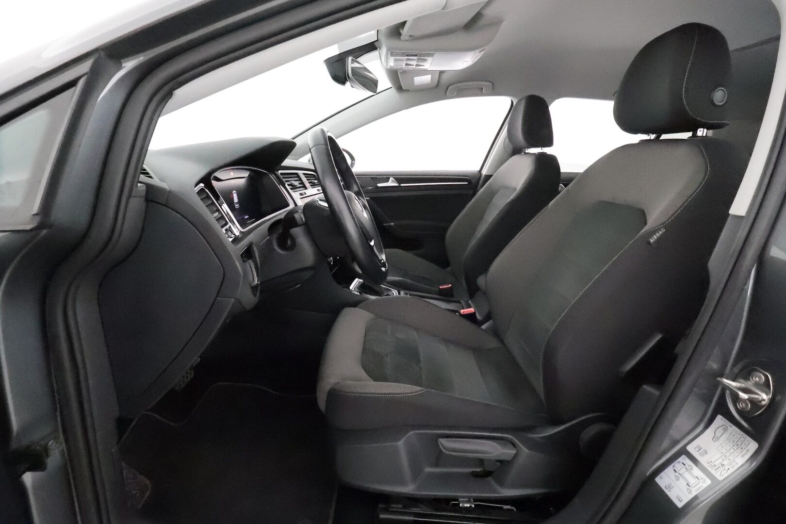 Volkswagen Golf 2019 Highline Limited 1,0 TSI 85 kW (115 hv) DSG-automaatti **Webasto / Adapt.Vakkari / Adapt.LED / P.kamera / KeylessGO** - Suomi-auto / Kahdet Renkaat