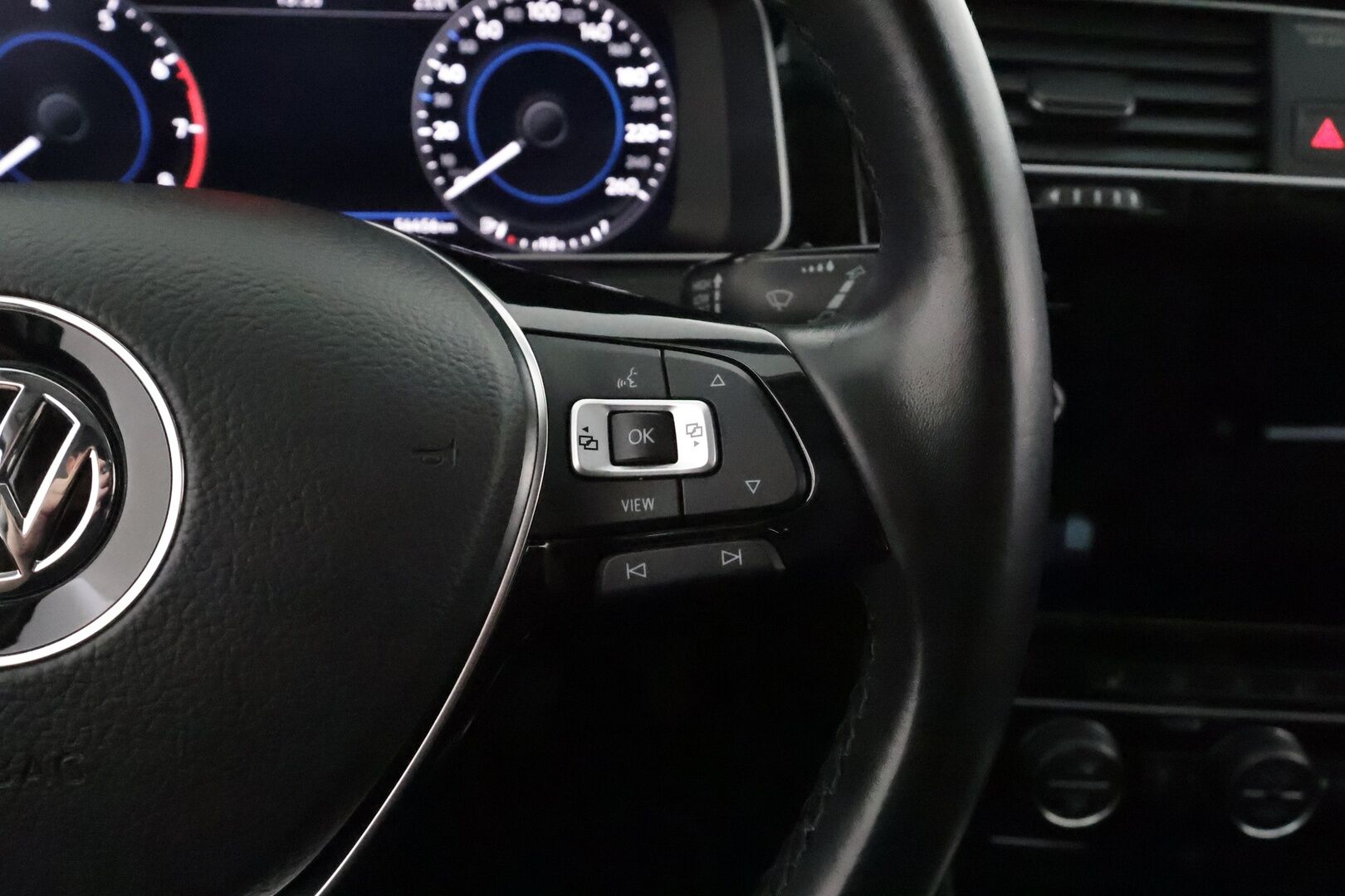 Volkswagen Golf 2019 Highline Limited 1,0 TSI 85 kW (115 hv) DSG-automaatti **Webasto / Adapt.Vakkari / Adapt.LED / P.kamera / KeylessGO** - Suomi-auto / Kahdet Renkaat