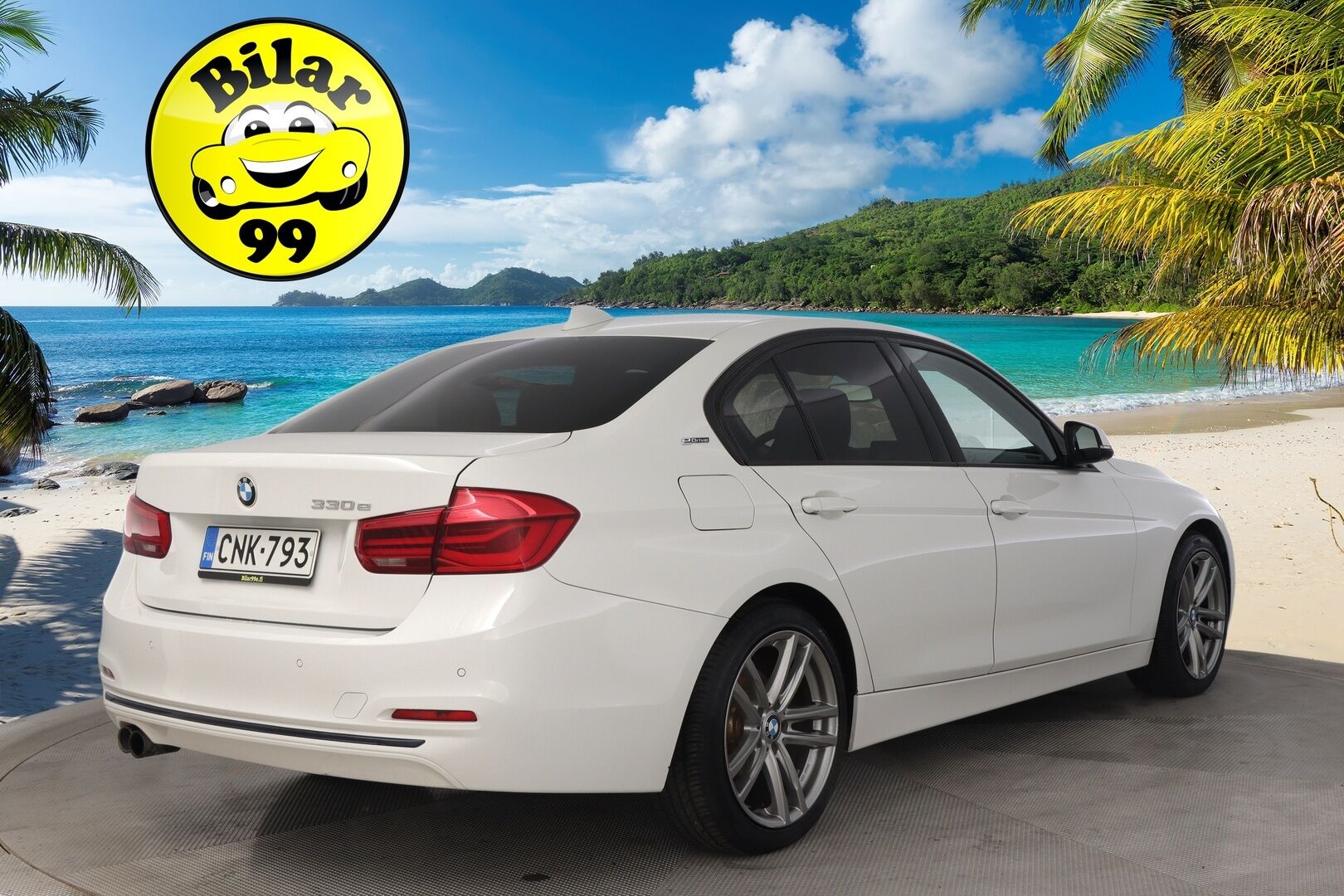 BMW 330 2016 F30 Sedan 330e* M-Sport ratti / H&K / ACC / Proffa Navi / Adapt. Led / P.tutkat* - Juuri katsastettu! / 2x renkaat vanteilla