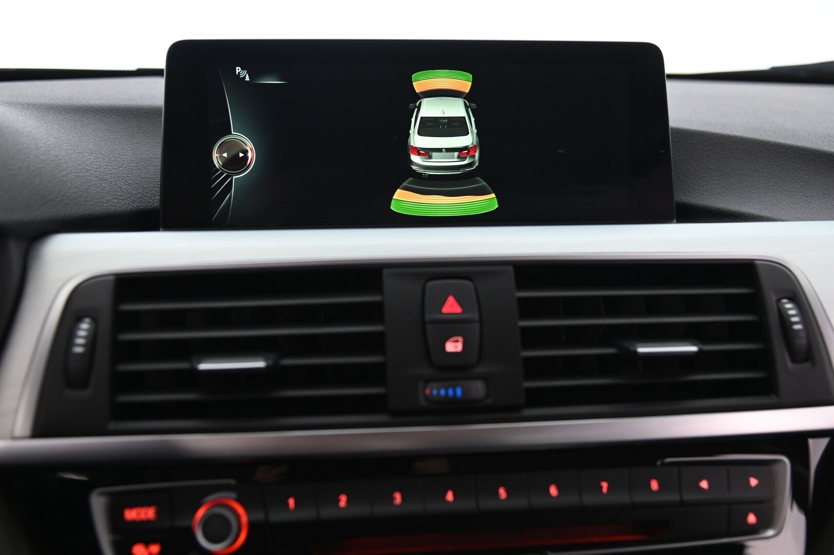 BMW 330 2016 F30 Sedan 330e* M-Sport ratti / H&K / ACC / Proffa Navi / Adapt. Led / P.tutkat* - Juuri katsastettu! / 2x renkaat vanteilla - Osta nyt, maksa vasta ensi vuonna