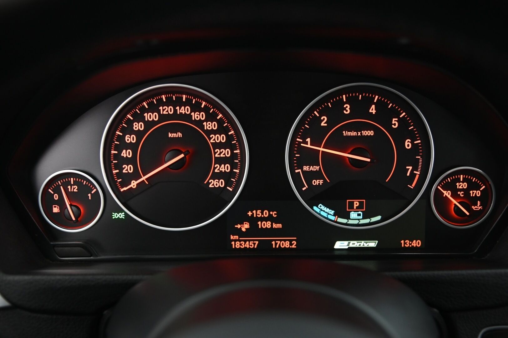 BMW 330 2016 F30 Sedan 330e* M-Sport ratti / H&K / ACC / Proffa Navi / Adapt. Led / P.tutkat* - Juuri katsastettu! / 2x renkaat vanteilla