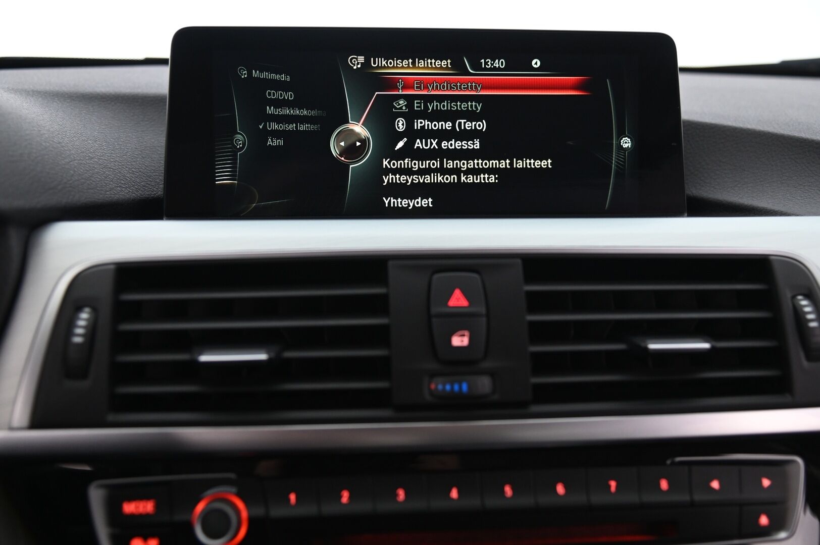 BMW 330 2016 F30 Sedan 330e* M-Sport ratti / H&K / ACC / Proffa Navi / Adapt. Led / P.tutkat* - Juuri katsastettu! / 2x renkaat vanteilla - Osta nyt, maksa vasta ensi vuonna