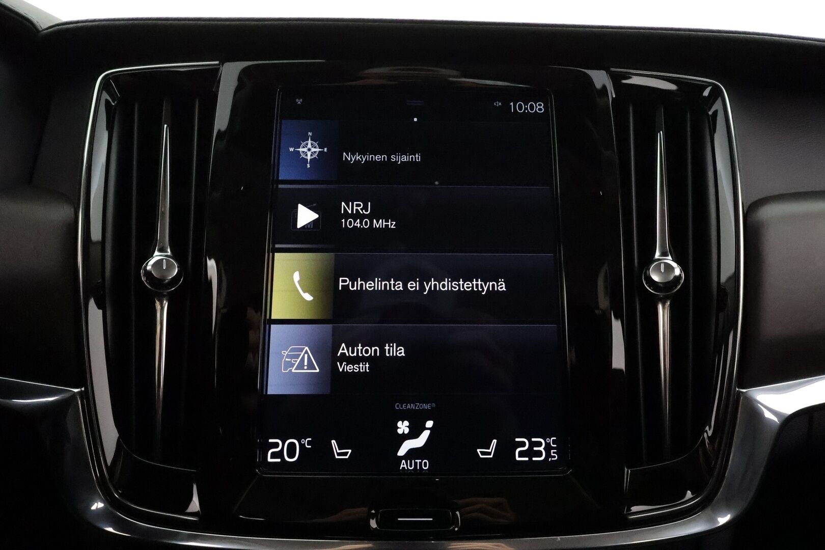 Volvo V90 Cross Country 2019 D4 AWD Plus **HUD / Muistipenkit / H&K / P-kamera / Koukku / Adapt.vakkari / Nahkapenkit** - 3,99 % KORKOTARJOUS TÄHÄN AUTOON - 
