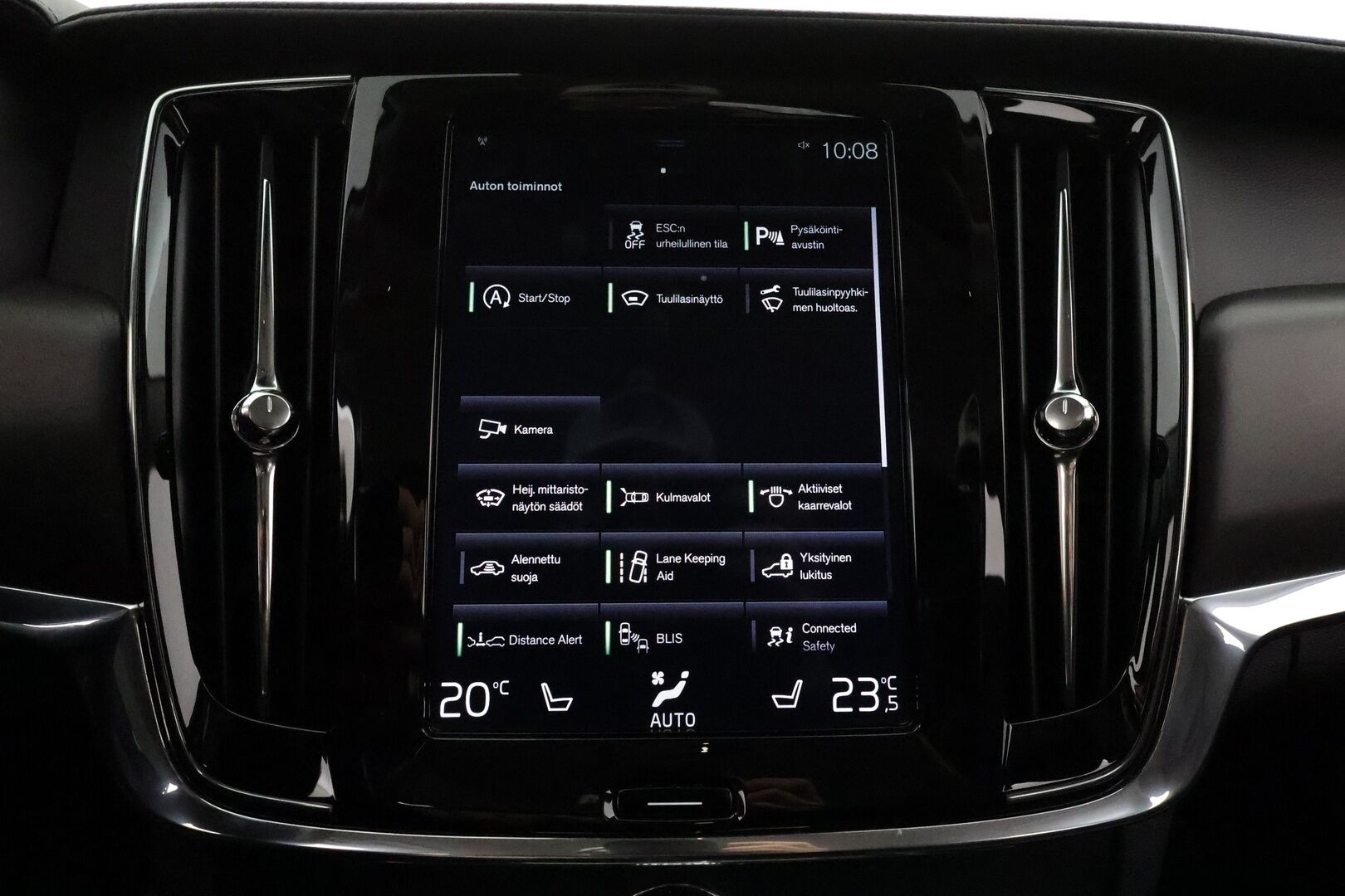 Volvo V90 Cross Country 2019 D4 AWD Plus **HUD / Muistipenkit / H&K / P-kamera / Koukku / Adapt.vakkari / Nahkapenkit** - 3,99 % KORKOTARJOUS TÄHÄN AUTOON - 