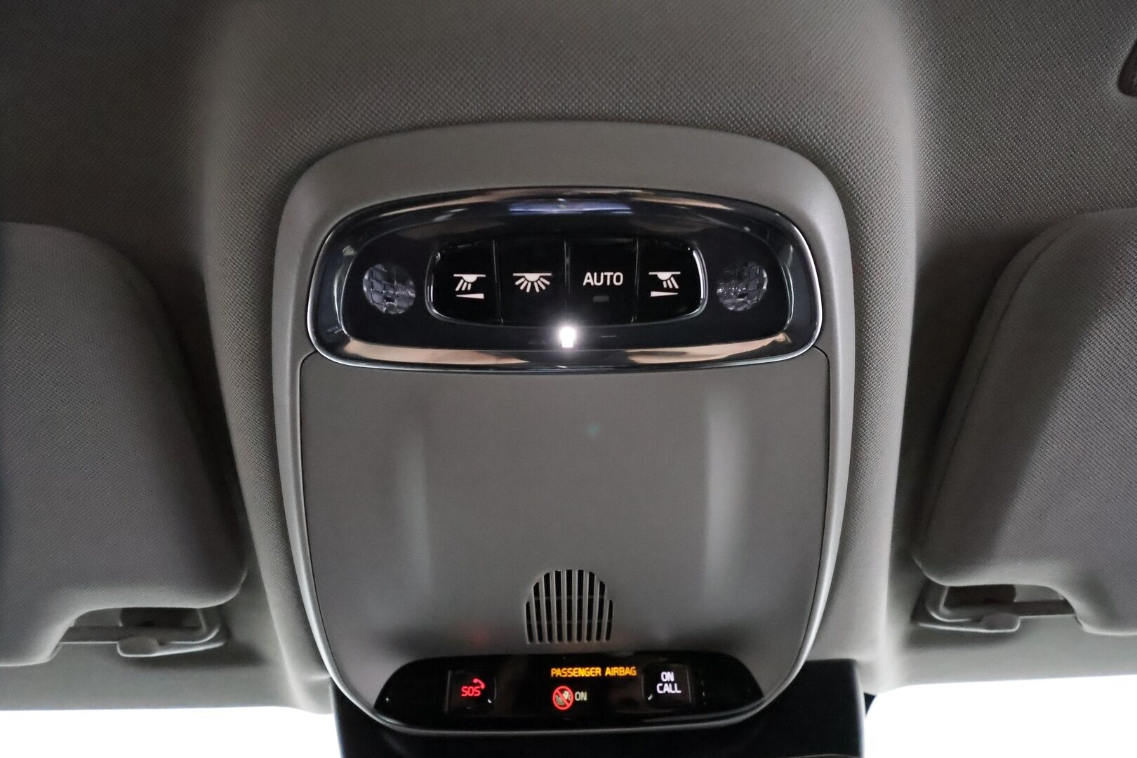 Volvo V90 Cross Country 2019 D4 AWD Plus **HUD / Muistipenkit / H&K / P-kamera / Koukku / Adapt.vakkari / Nahkapenkit** - 3,99 % KORKOTARJOUS TÄHÄN AUTOON - 