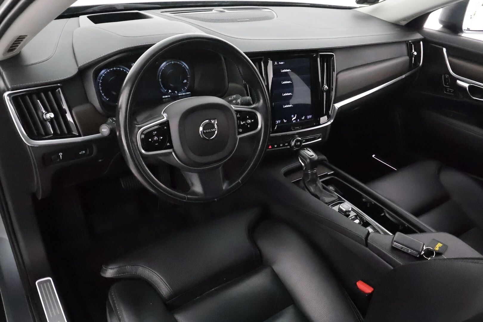 Volvo V90 Cross Country 2019 D4 AWD Plus **HUD / Muistipenkit / H&K / P-kamera / Koukku / Adapt.vakkari / Nahkapenkit** - 3,99 % KORKOTARJOUS TÄHÄN AUTOON - 