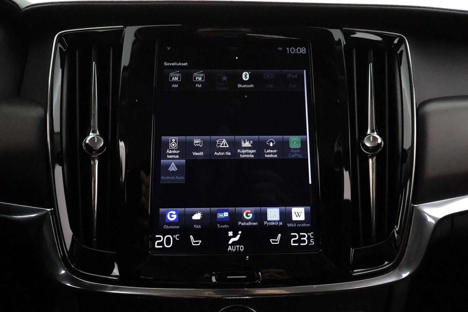 Volvo V90 Cross Country 2019 D4 AWD Plus **HUD / Muistipenkit / H&K / P-kamera / Koukku / Adapt.vakkari / Nahkapenkit** - 3,99 % KORKOTARJOUS TÄHÄN AUTOON - 
