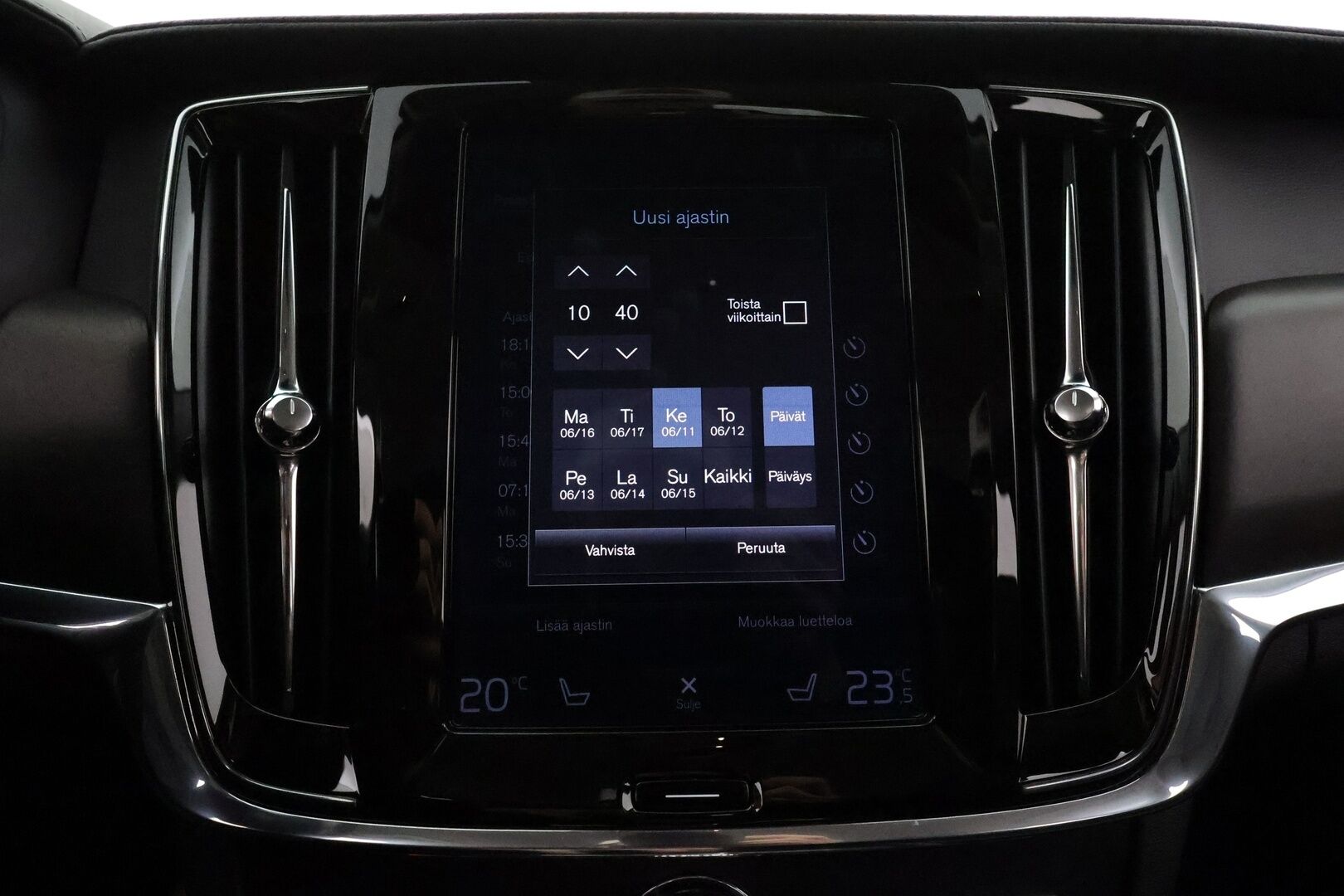 Volvo V90 Cross Country 2019 D4 AWD Plus **HUD / Muistipenkit / H&K / P-kamera / Koukku / Adapt.vakkari / Nahkapenkit** - 3,99 % KORKOTARJOUS TÄHÄN AUTOON - 