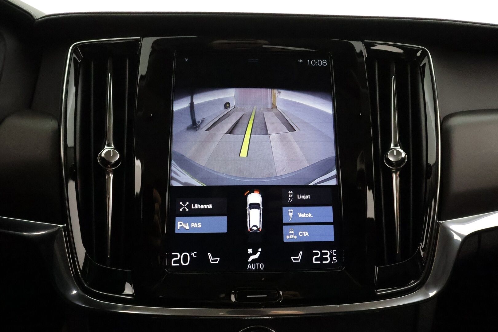 Volvo V90 Cross Country 2019 D4 AWD Plus **HUD / Muistipenkit / H&K / P-kamera / Koukku / Adapt.vakkari / Nahkapenkit** - 3,99 % KORKOTARJOUS TÄHÄN AUTOON - 