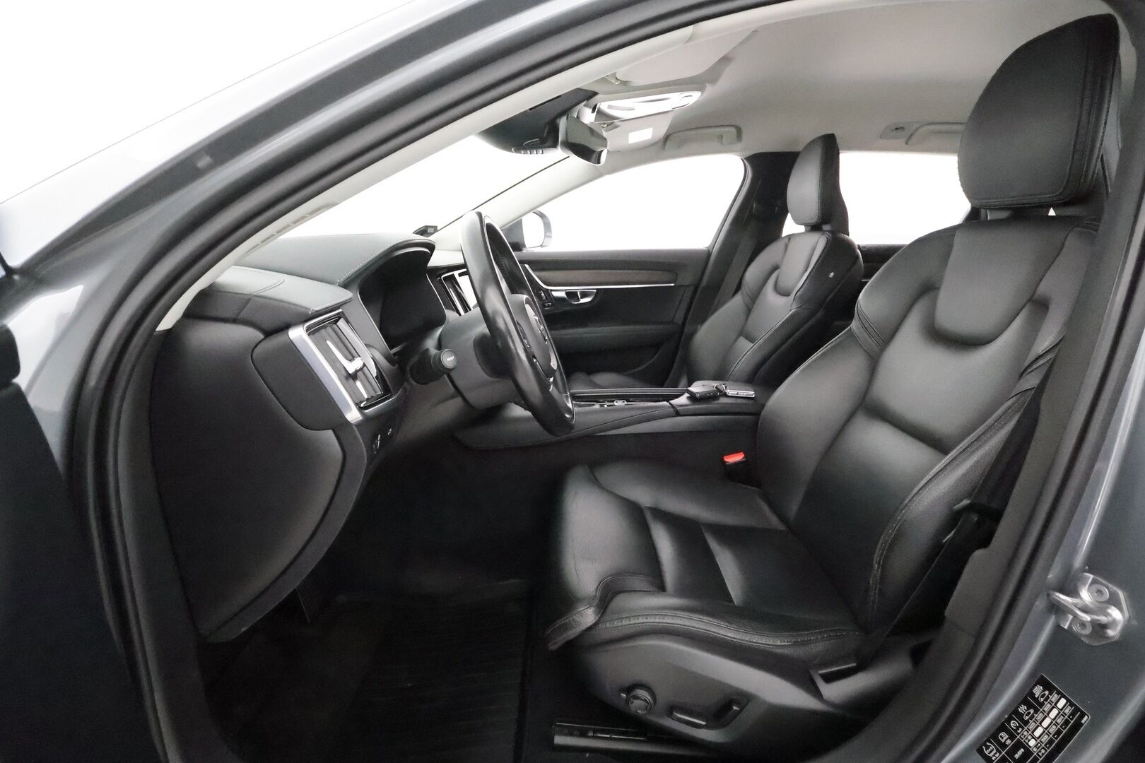 Volvo V90 Cross Country 2019 D4 AWD Plus **HUD / Muistipenkit / H&K / P-kamera / Koukku / Adapt.vakkari / Nahkapenkit** - 3,99 % KORKOTARJOUS TÄHÄN AUTOON - 
