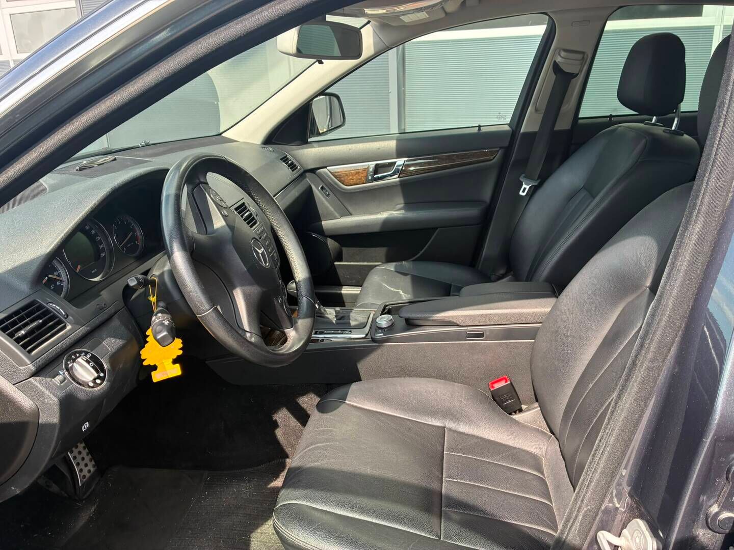 Mercedes-Benz C 2008 180 Kompressor Sedan * - YritysOutlet - Myydään vain yrityksille * - Jakoketju vaihdettu 147tkm | Täysnahkasisusta | Osittain sähkösäätöiset istuimet | Vakkari | Tutkat | Kahdet hyväkuntoiset renkaat aluvantein