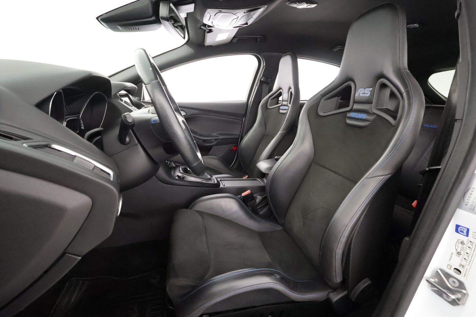 FORD Focus 2018 2,3 EcoBoost 350 hv start/stop M6 RS 5-ovinen - | Drift Mode | Recaro - kuppipenkit | Sony Audio | Xenon | Nahka-alcantara | P.kamera | Apple & Android | Merkkihuollot | 2x renkaat aluin |